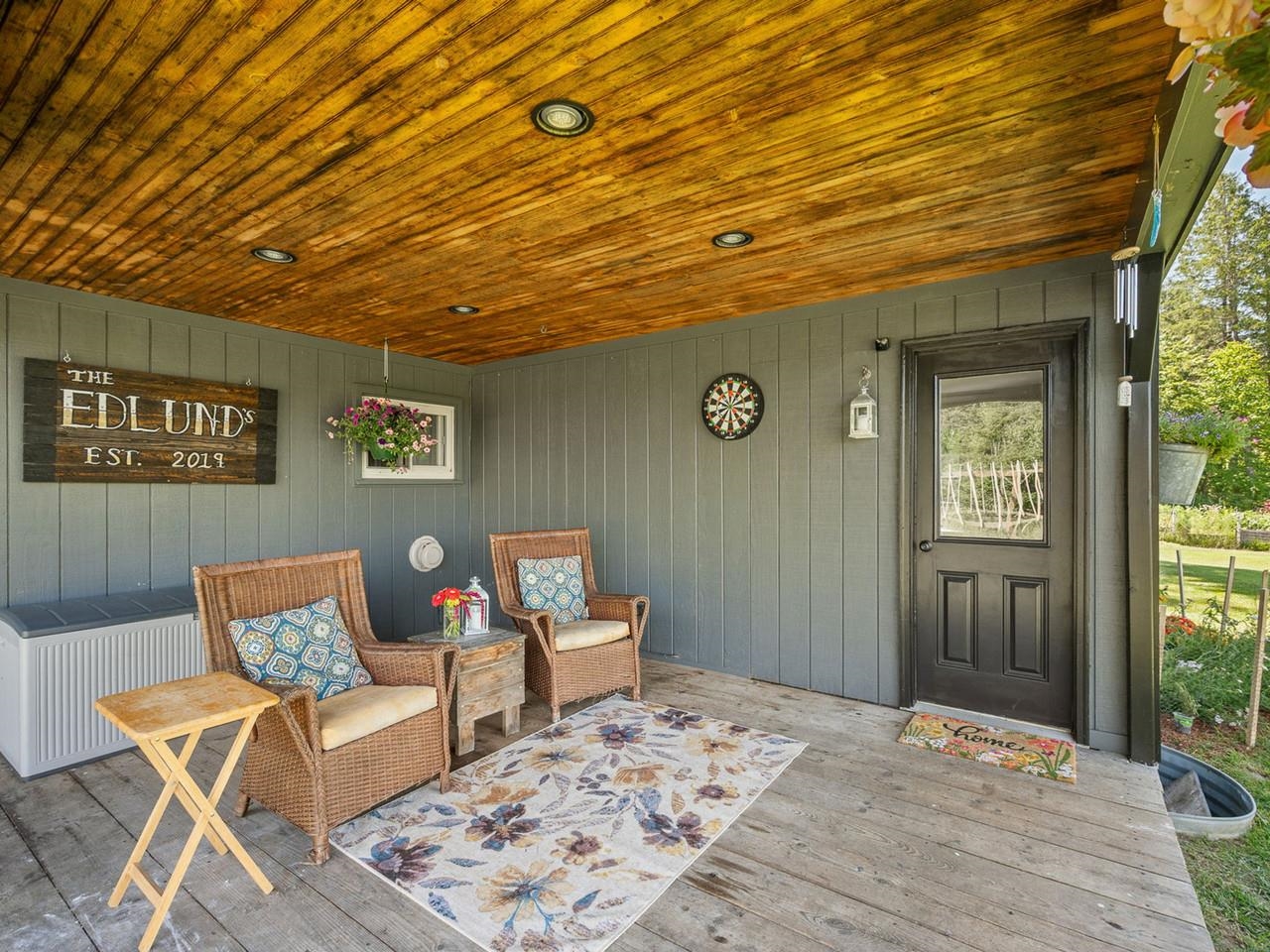 1290 Beaver Meadow Road Property Photo 4