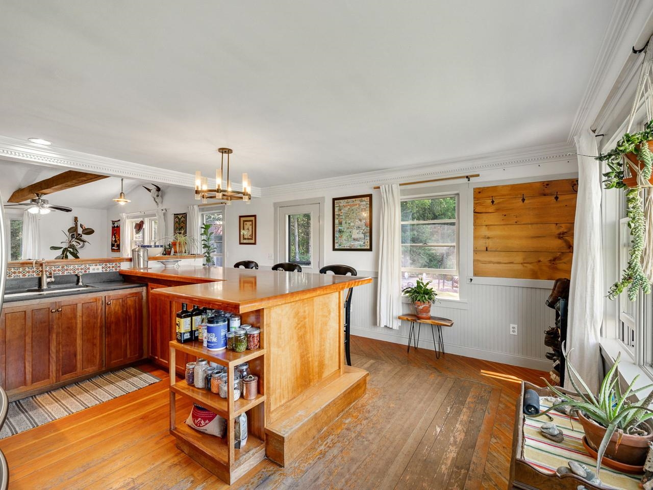 1290 Beaver Meadow Road Property Photo 7