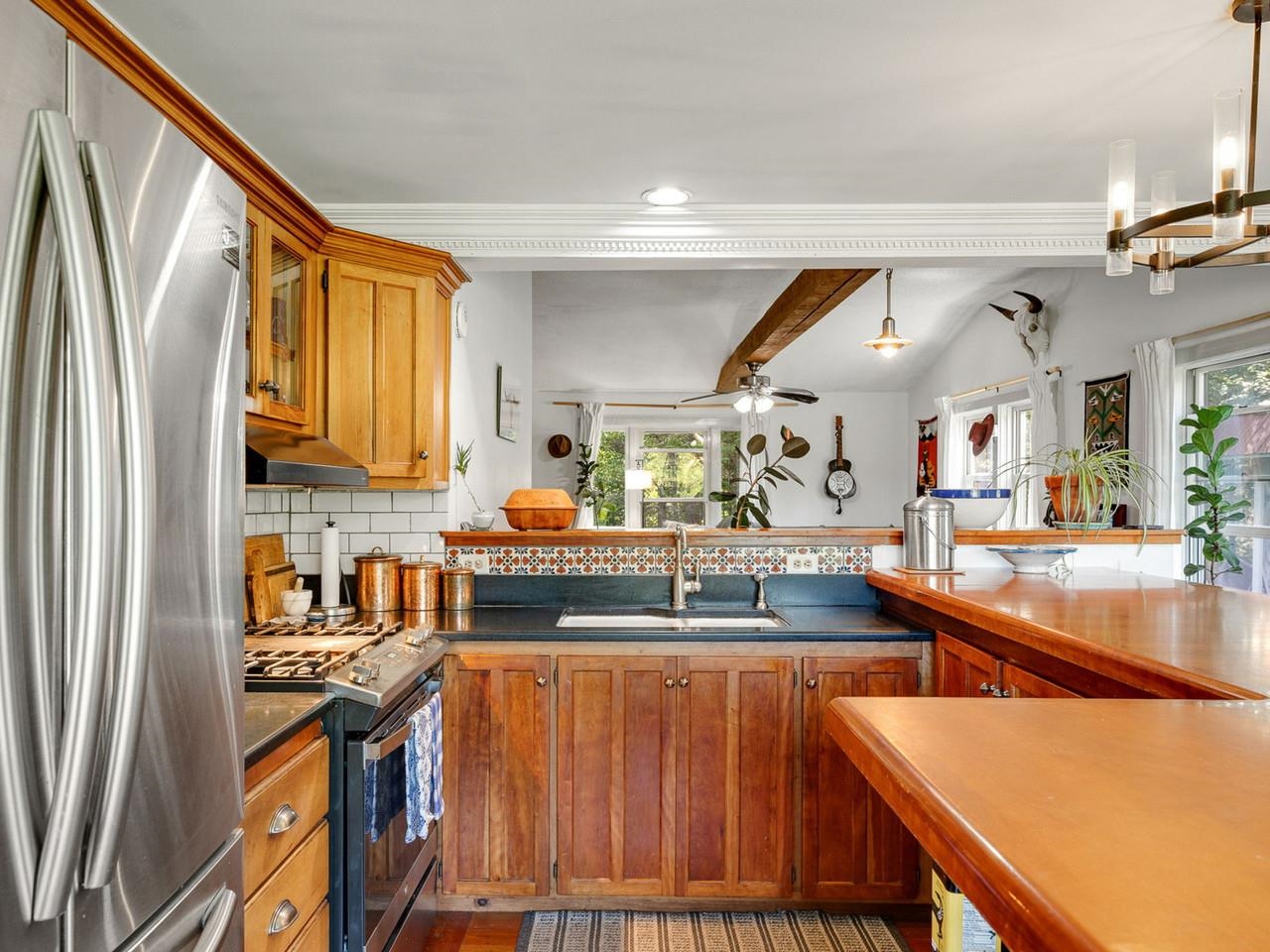 1290 Beaver Meadow Road Property Photo 8