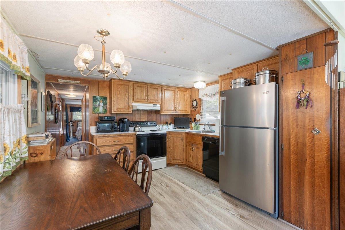 99 Hayes Mobile Home Park Property Photo 13