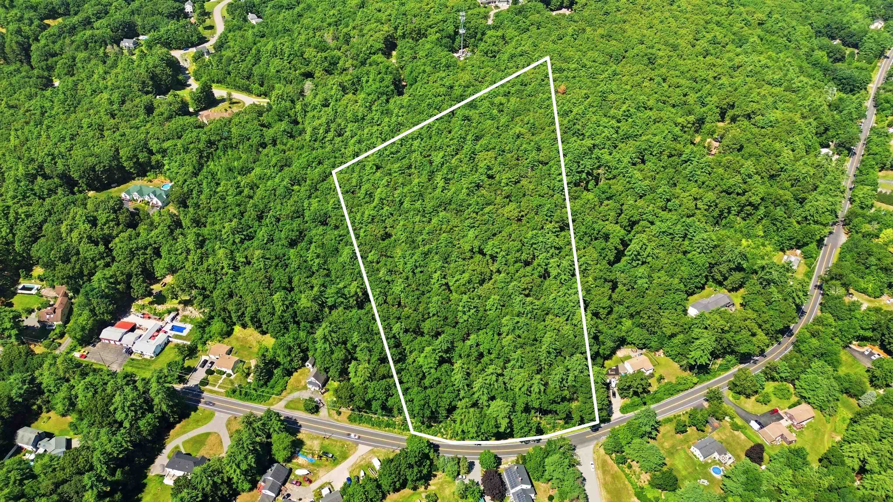 00 Mammoth Road Property Photo 1