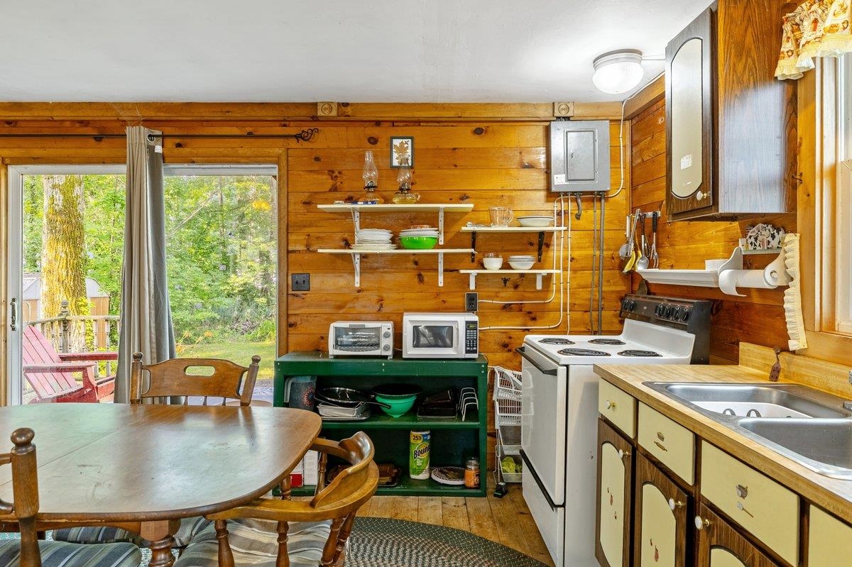 2322 West Shore Road Property Photo 11