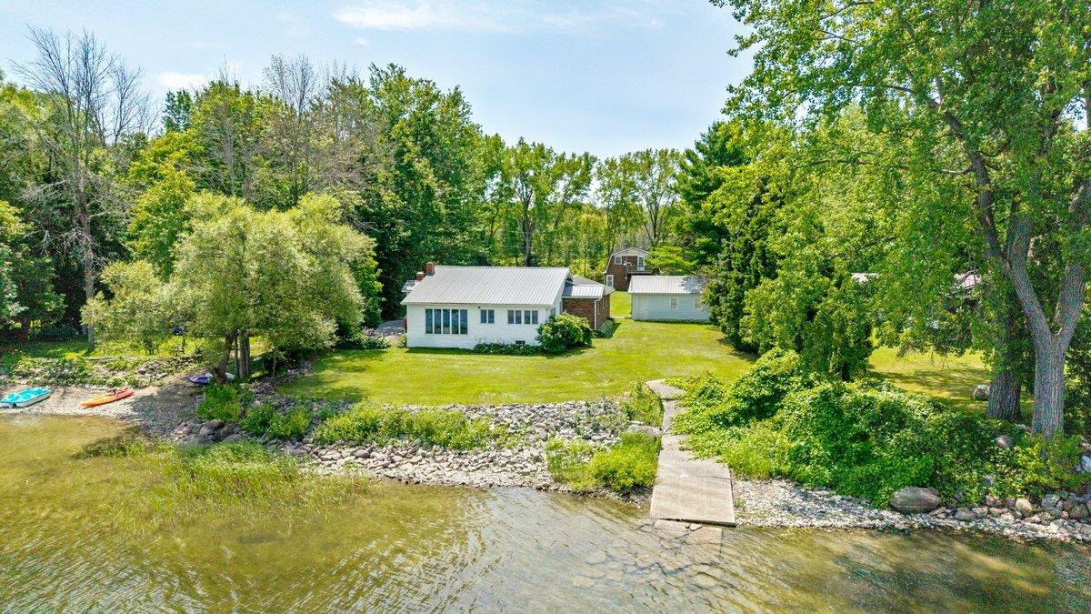 412 North Shore Road Property Photo 1