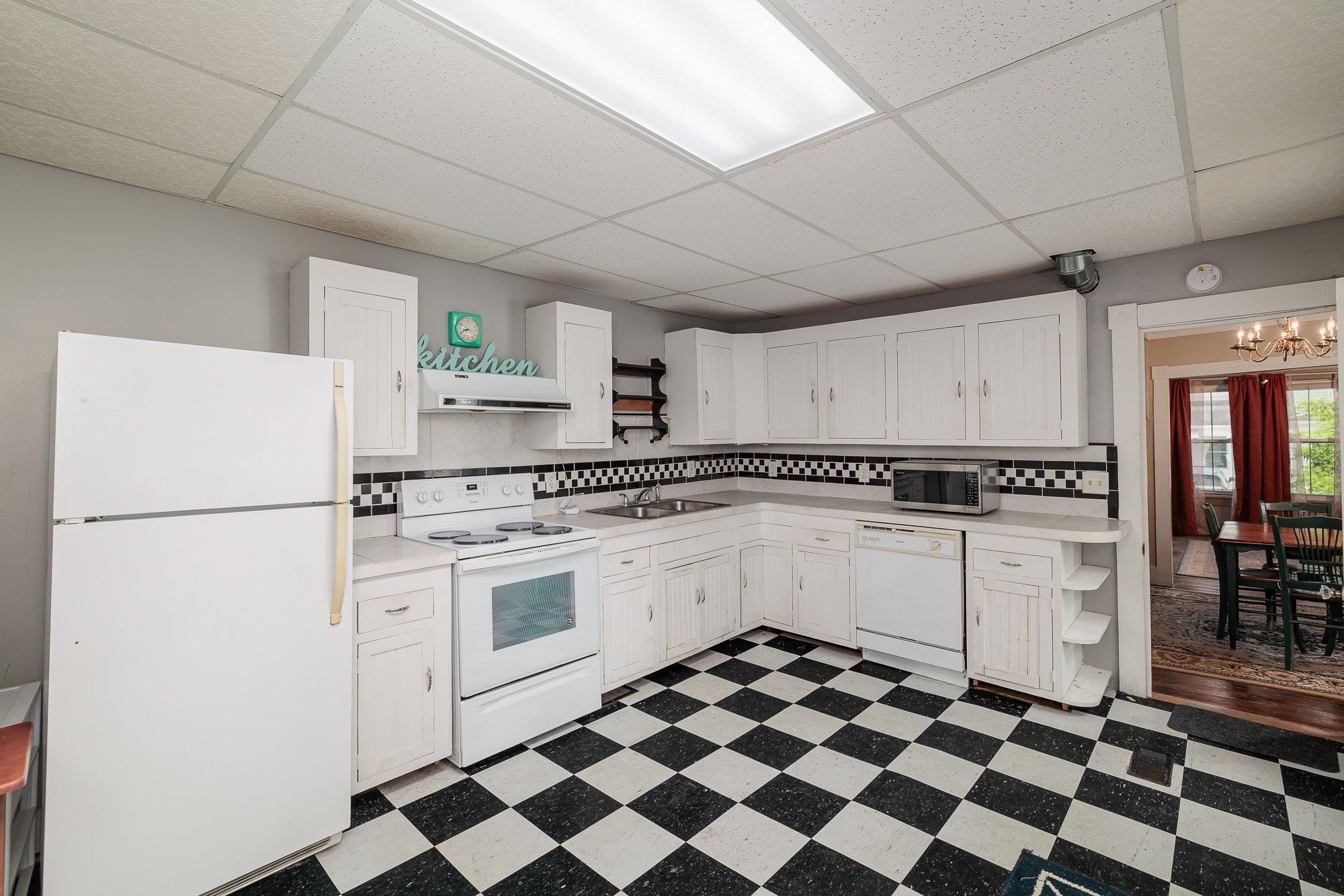 123 High Street Property Photo 7