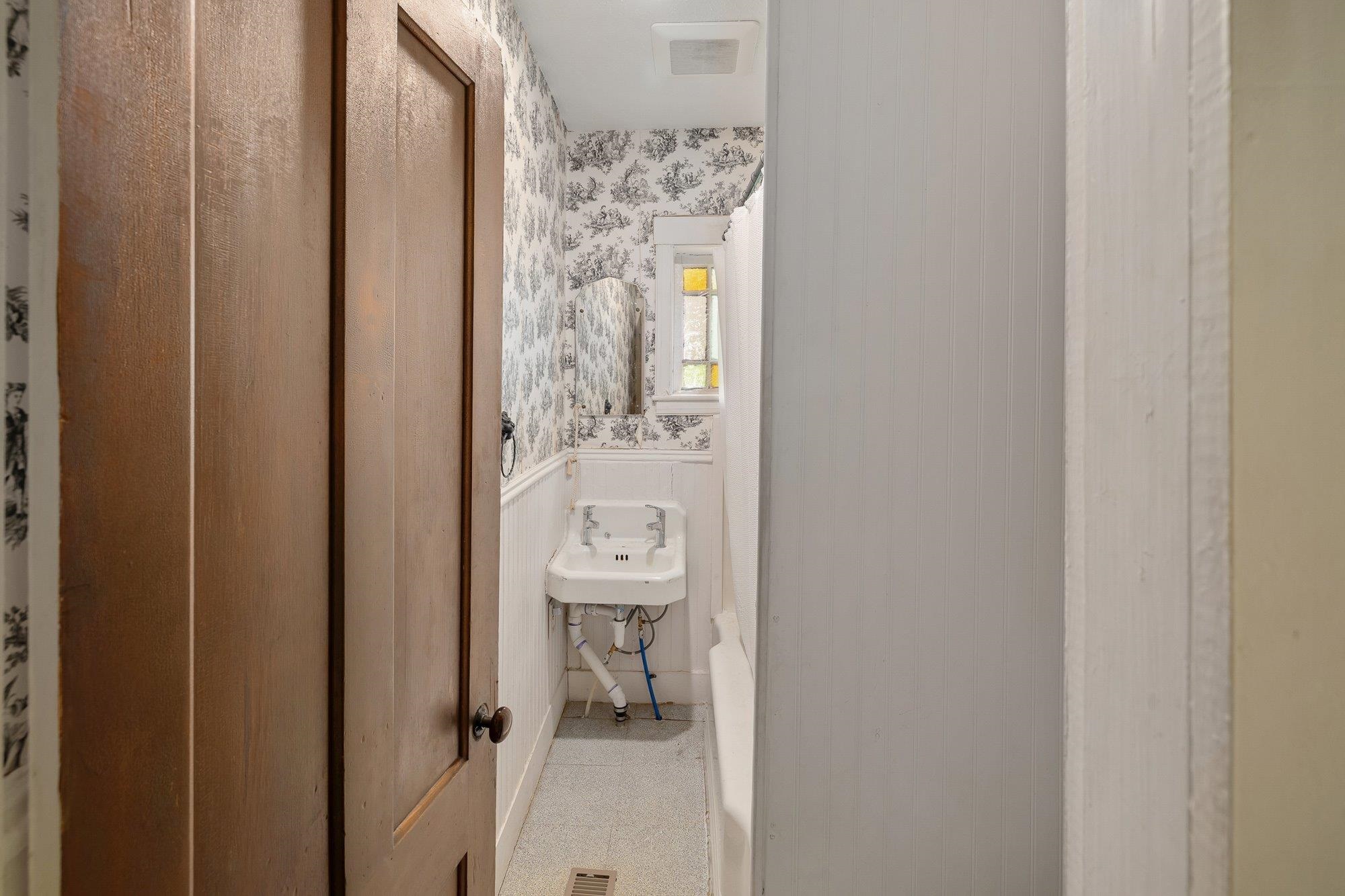 123 High Street Property Photo 18