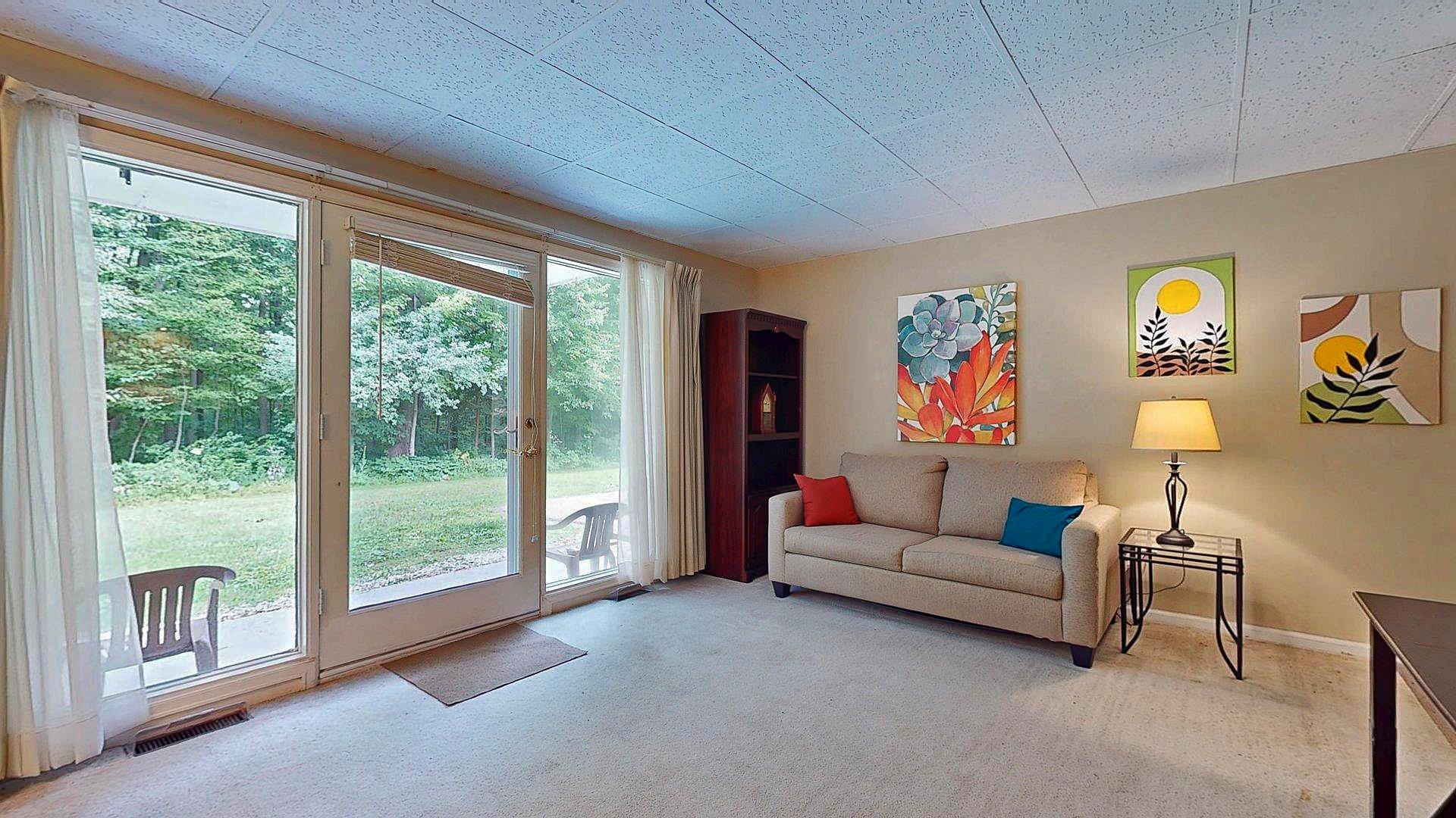 100 Kennedy Drive Property Photo 2