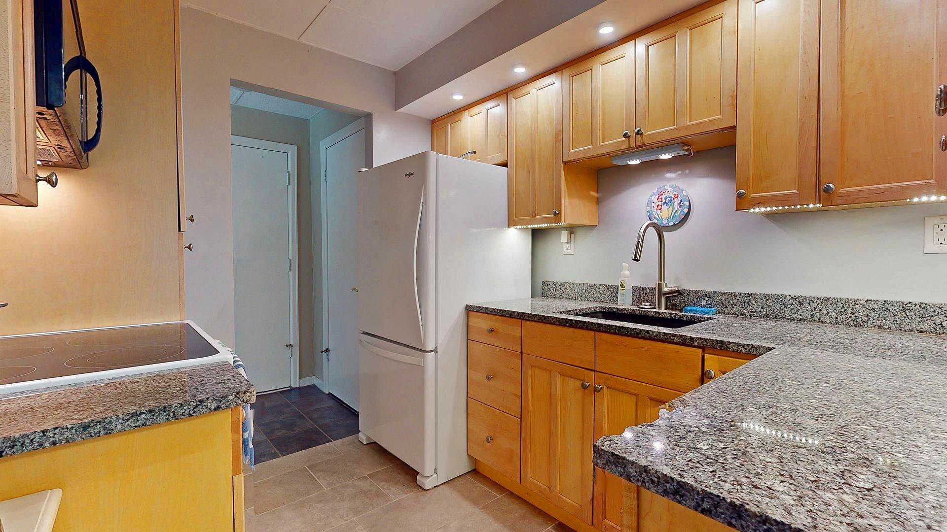 100 Kennedy Drive Property Photo 12