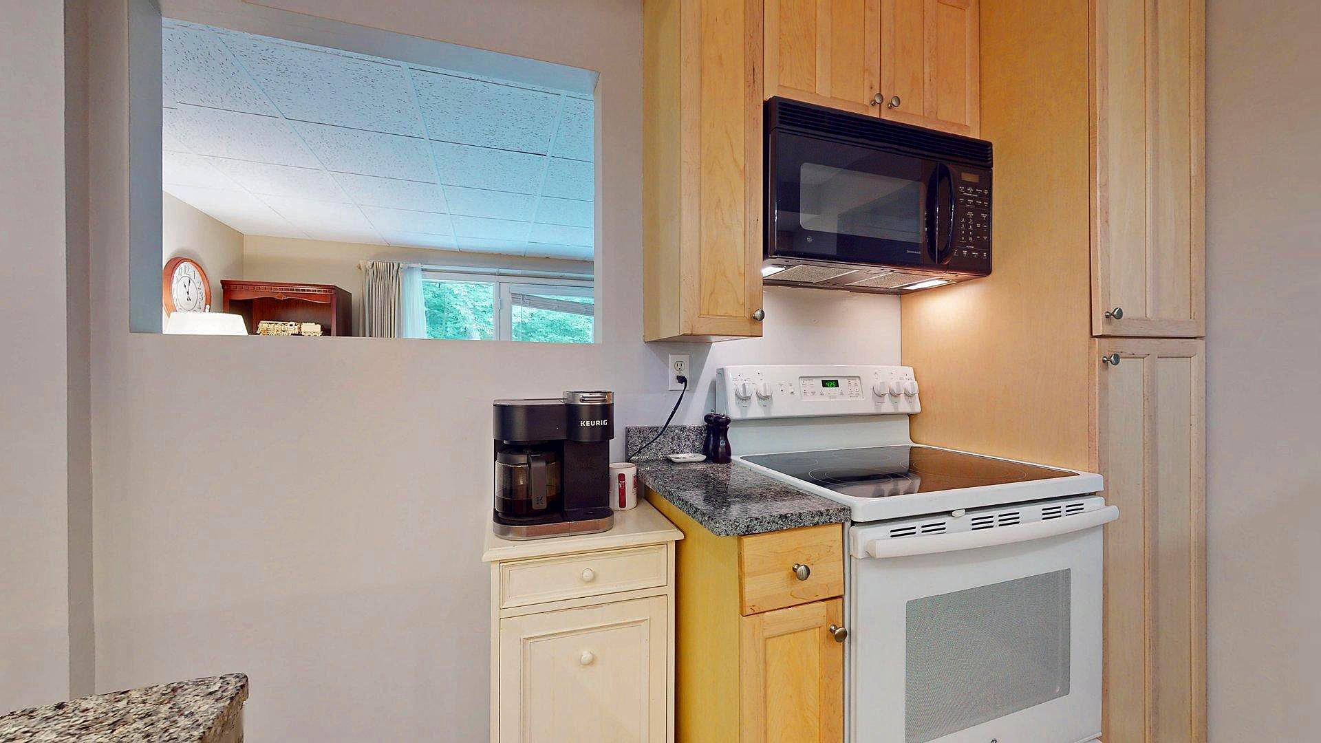 100 Kennedy Drive Property Photo 13