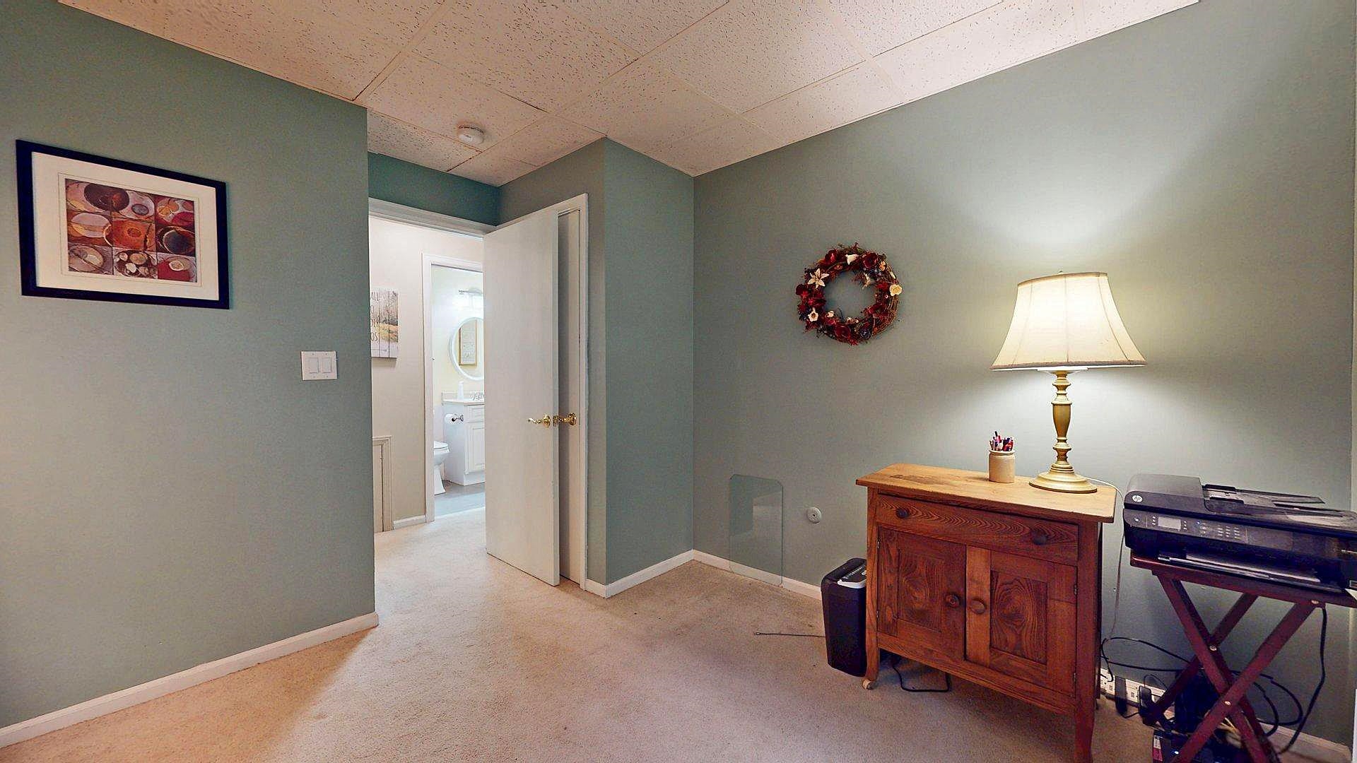 100 Kennedy Drive Property Photo 17