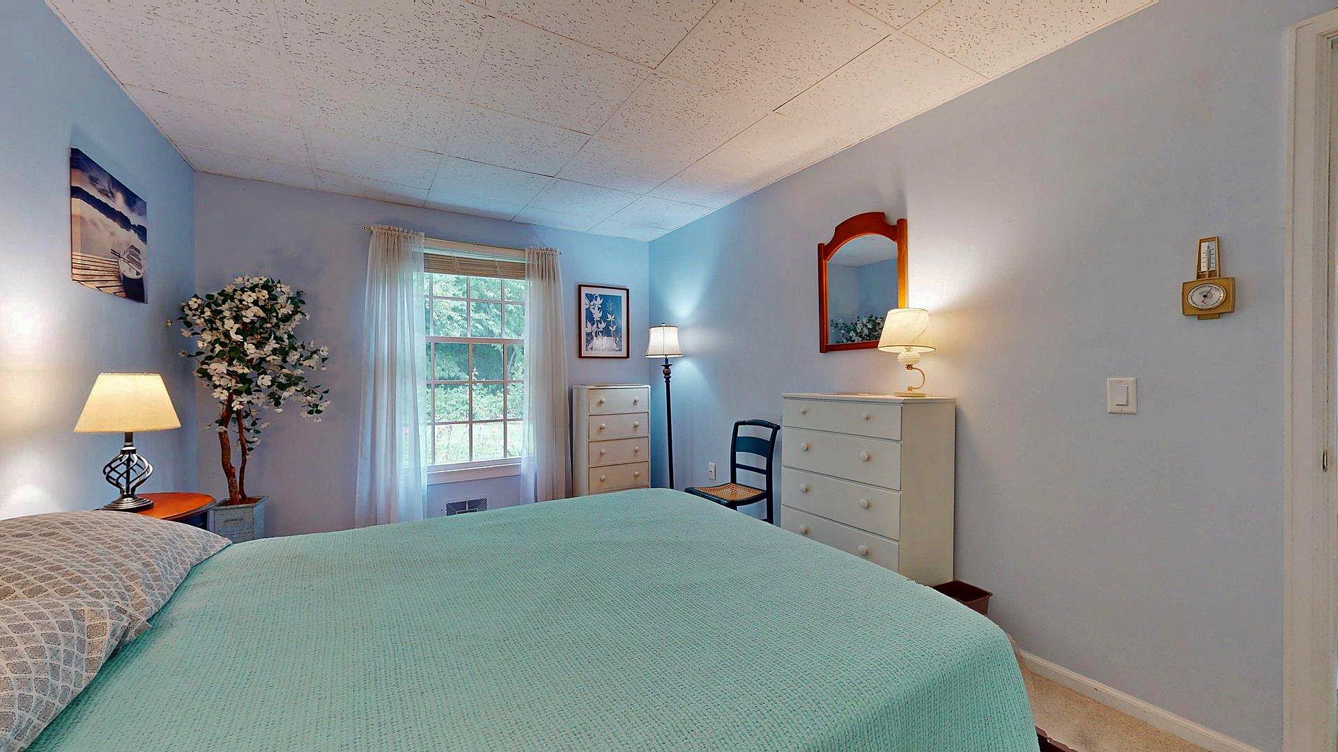 100 Kennedy Drive Property Photo 22