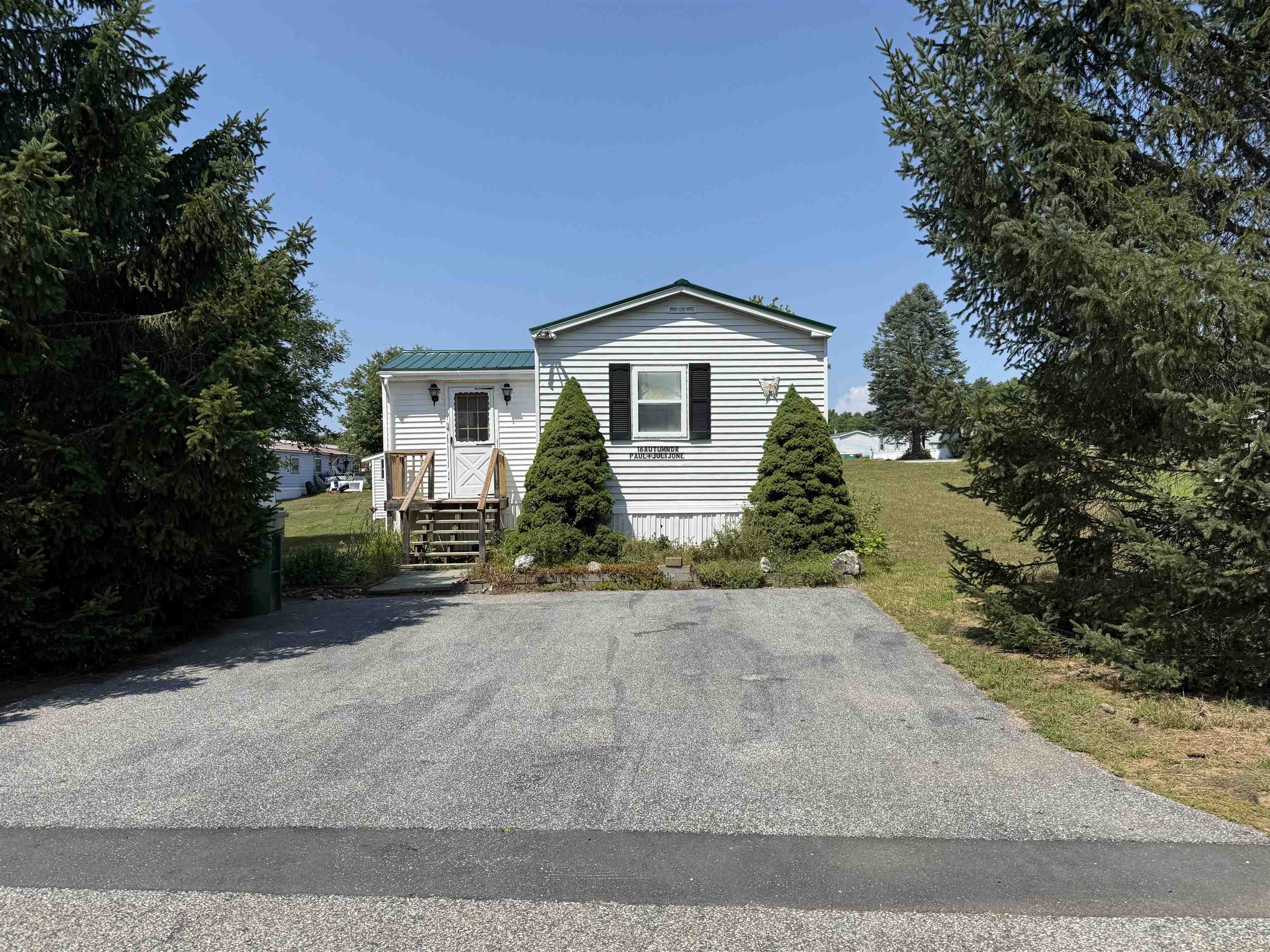 16 Autumn Drive Property Photo 1