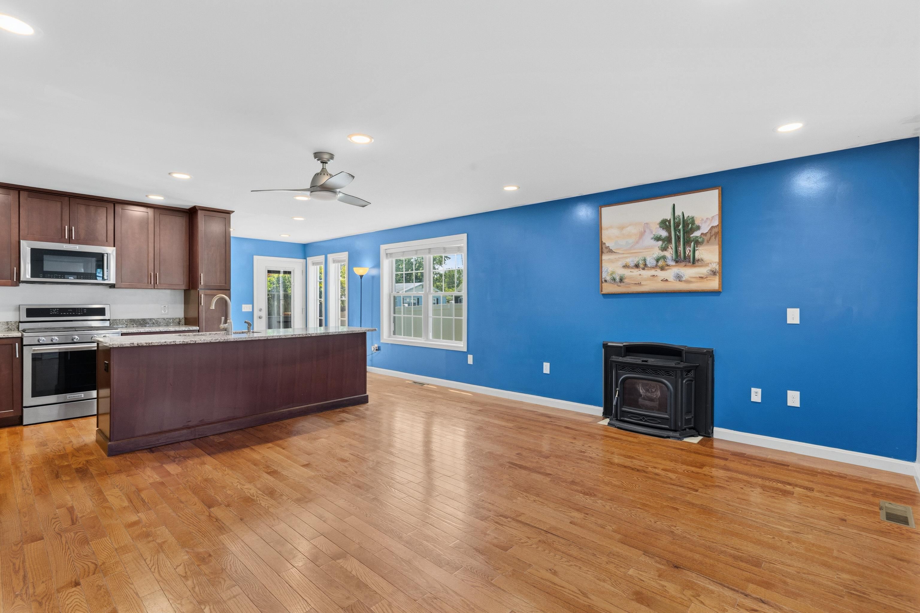 264 Broad Street Property Photo 4