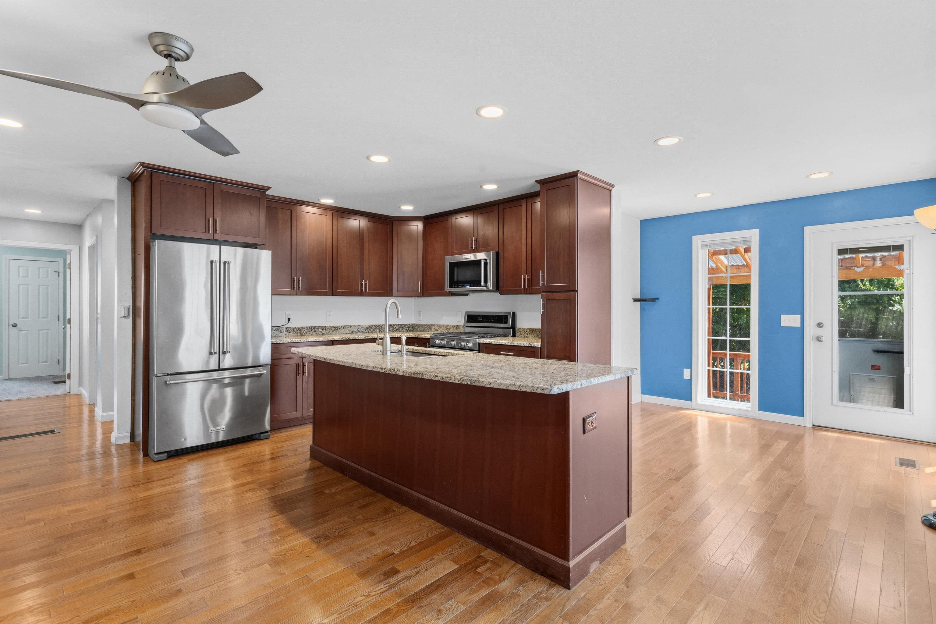 264 Broad Street Property Photo 7