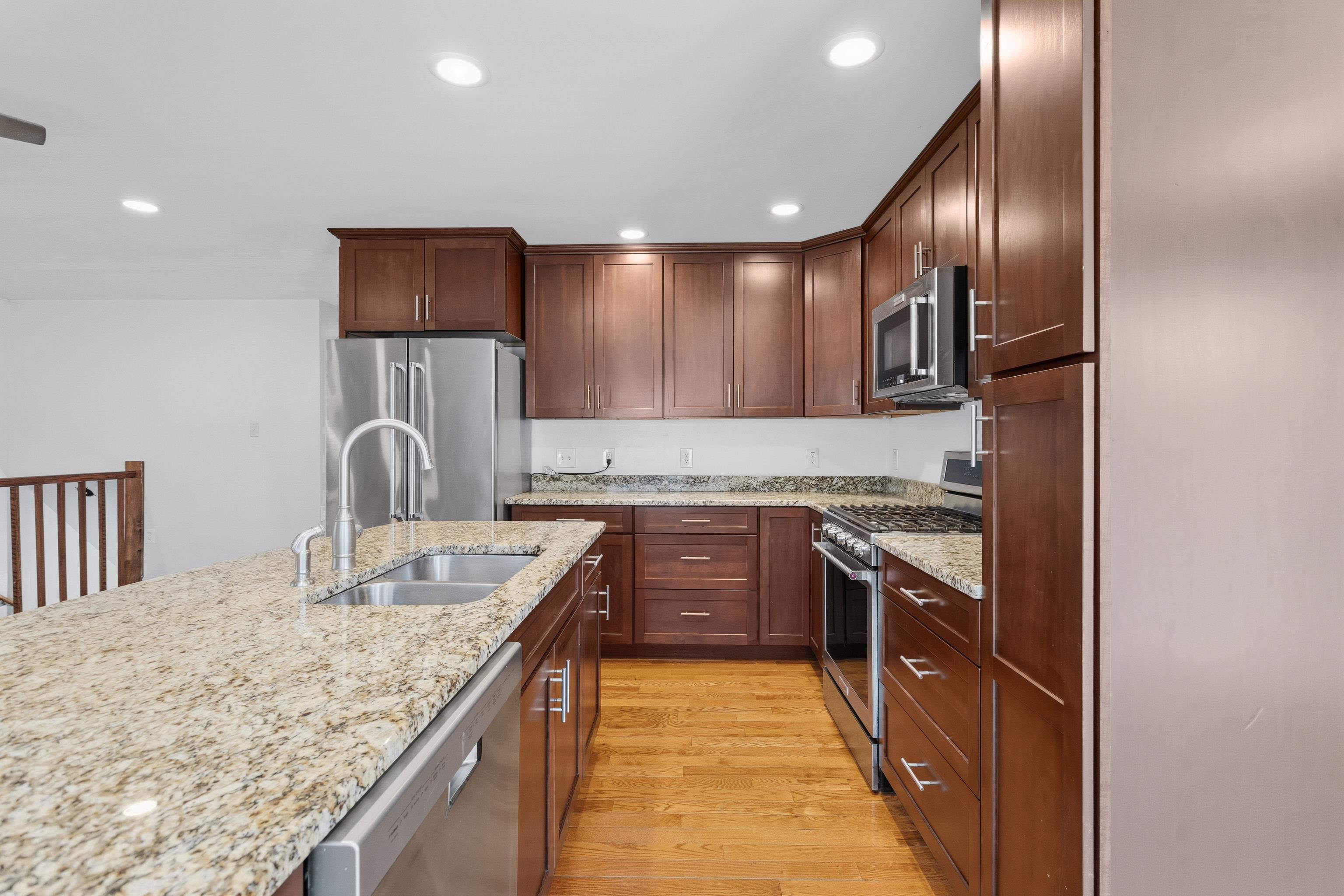264 Broad Street Property Photo 8