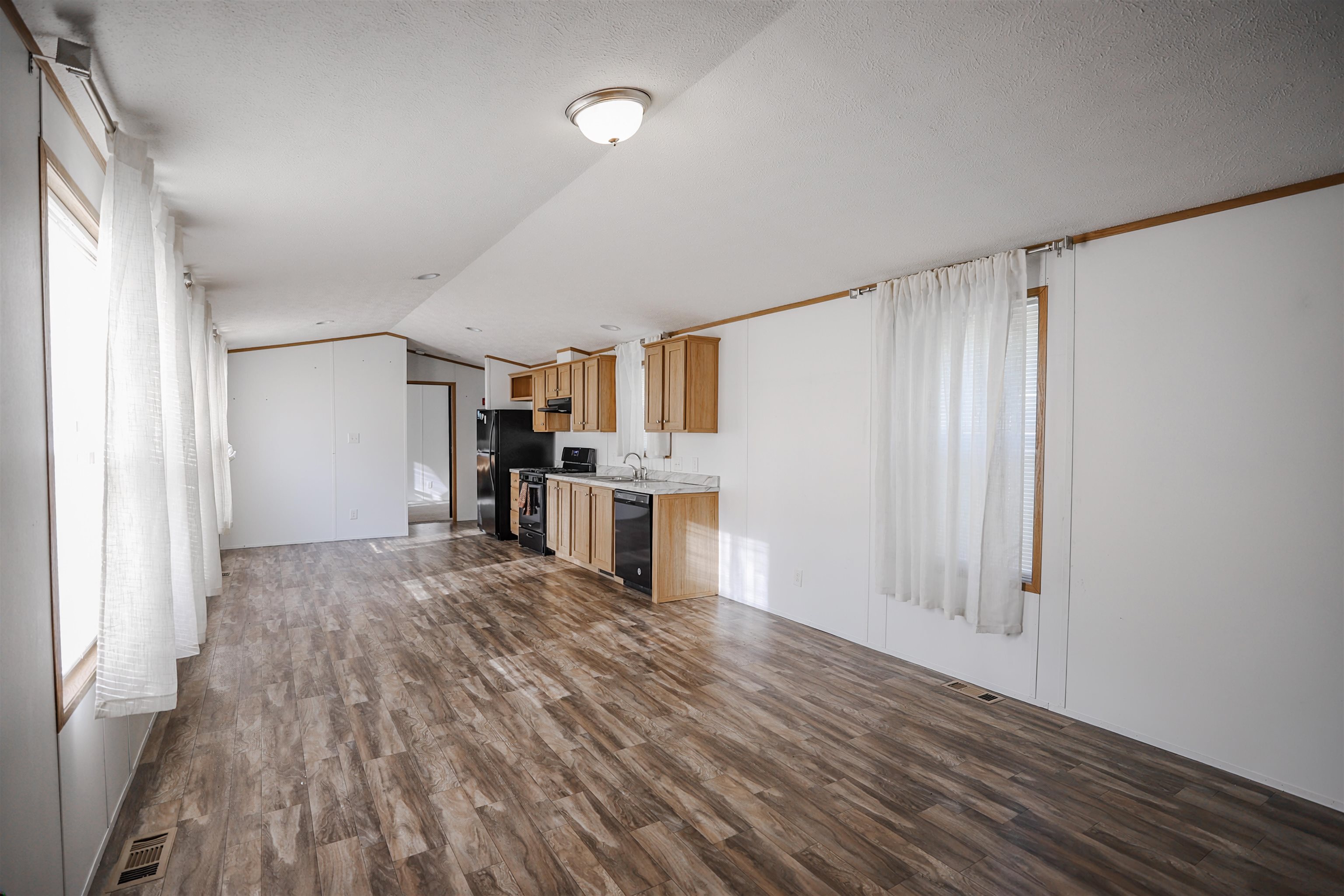 4 4th Street Property Photo 8