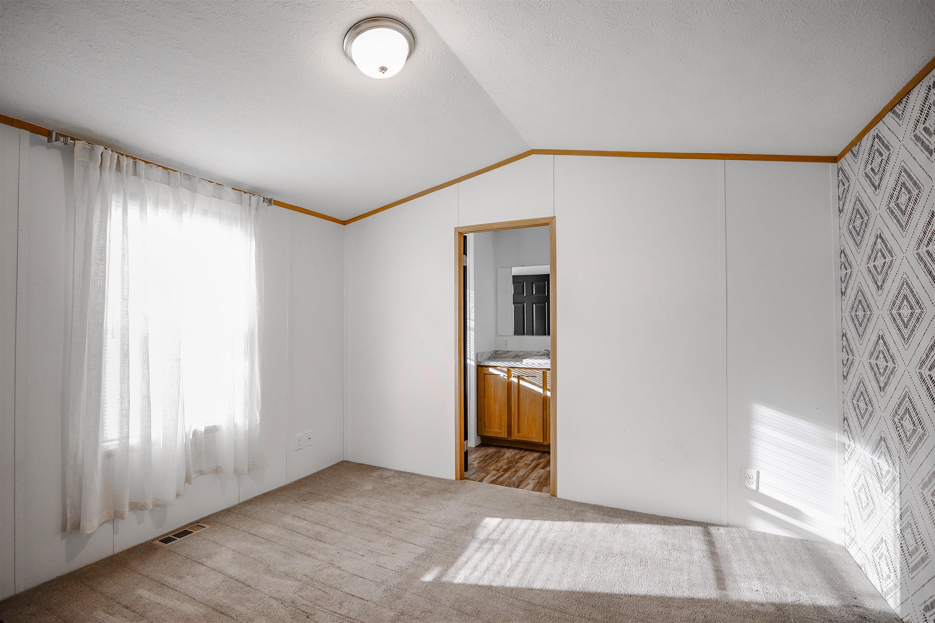 4 4th Street Property Photo 14