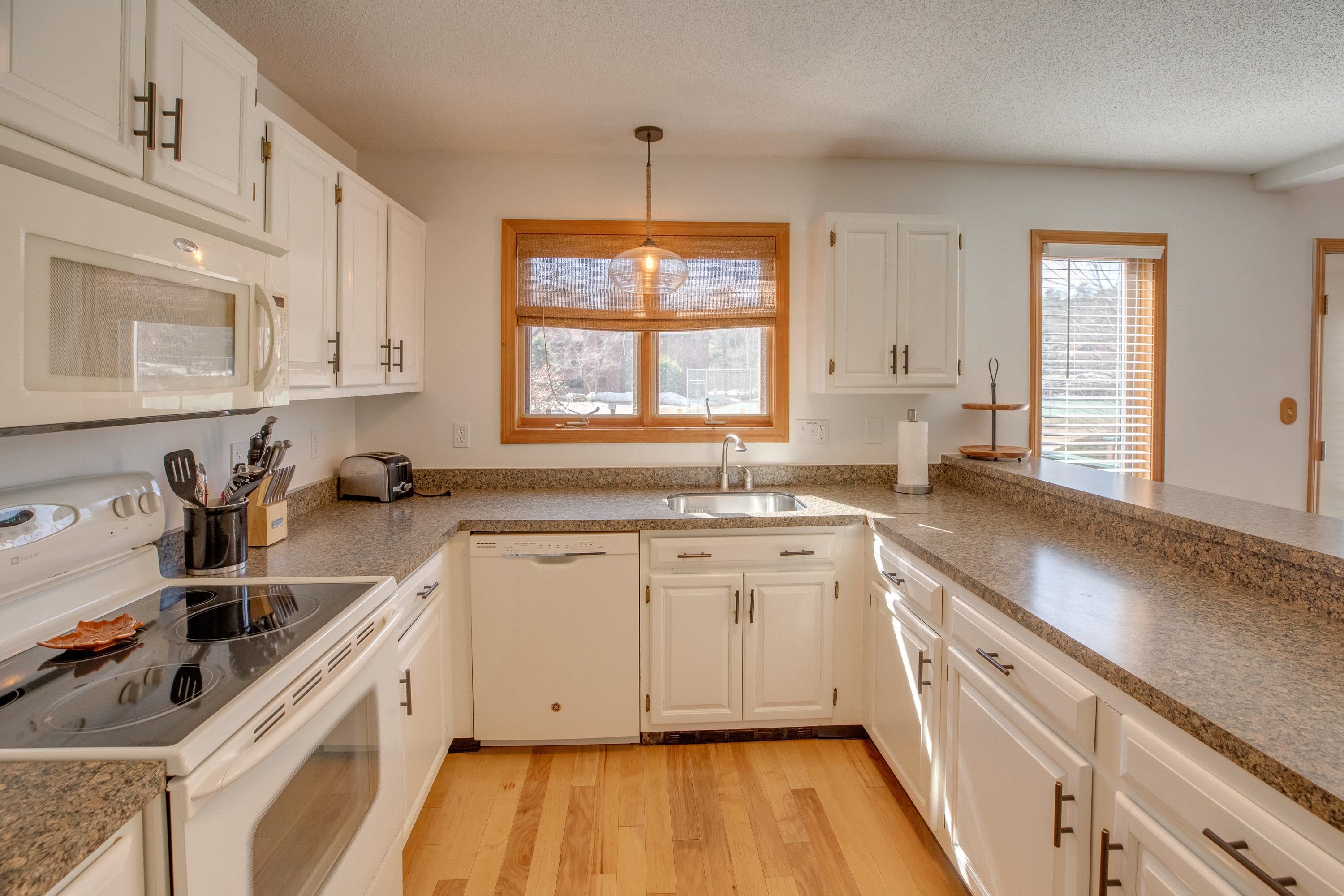 18 Ridge Drive C Property Photo 6