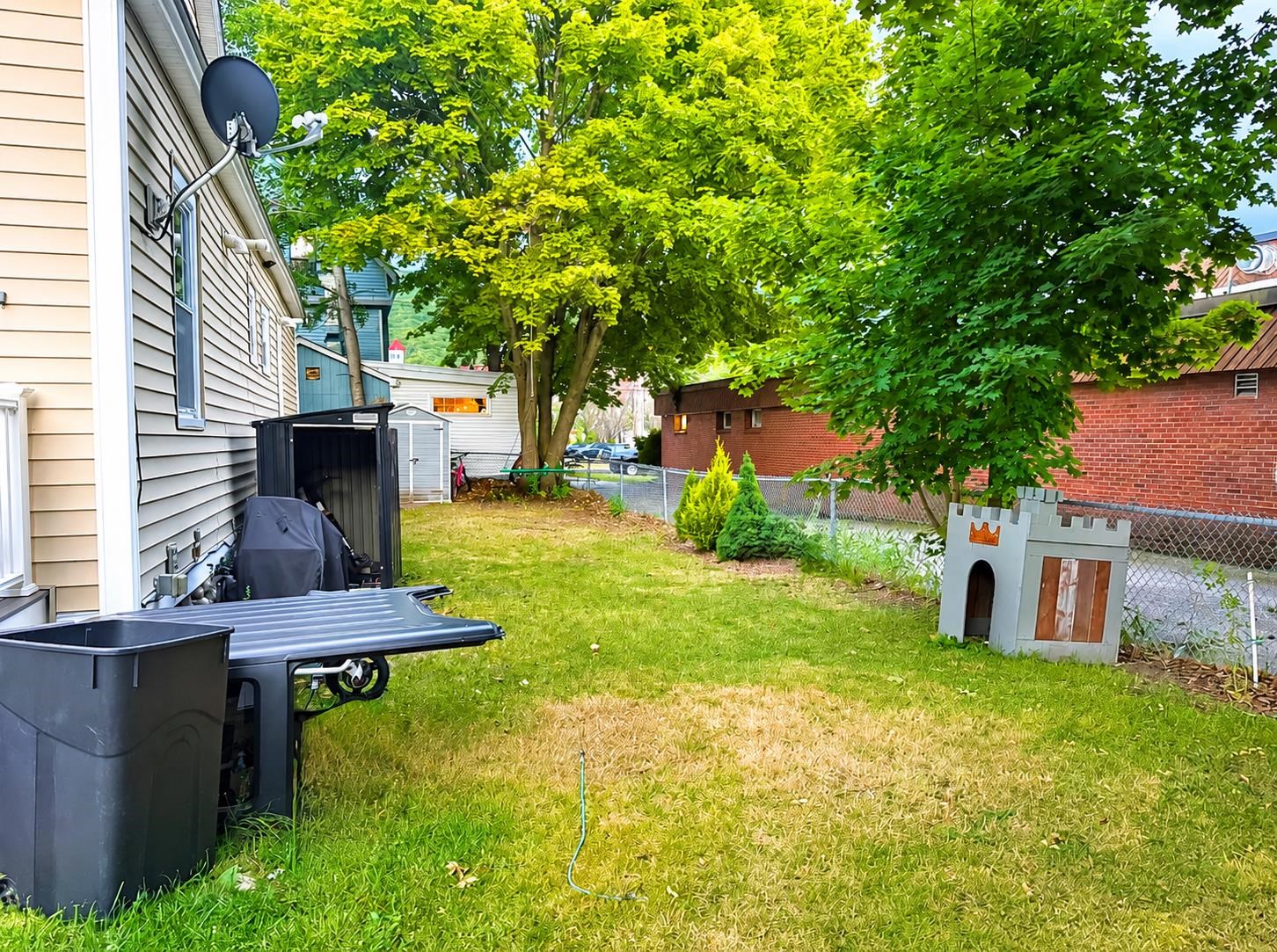 5 Pleasant Street Property Photo 28