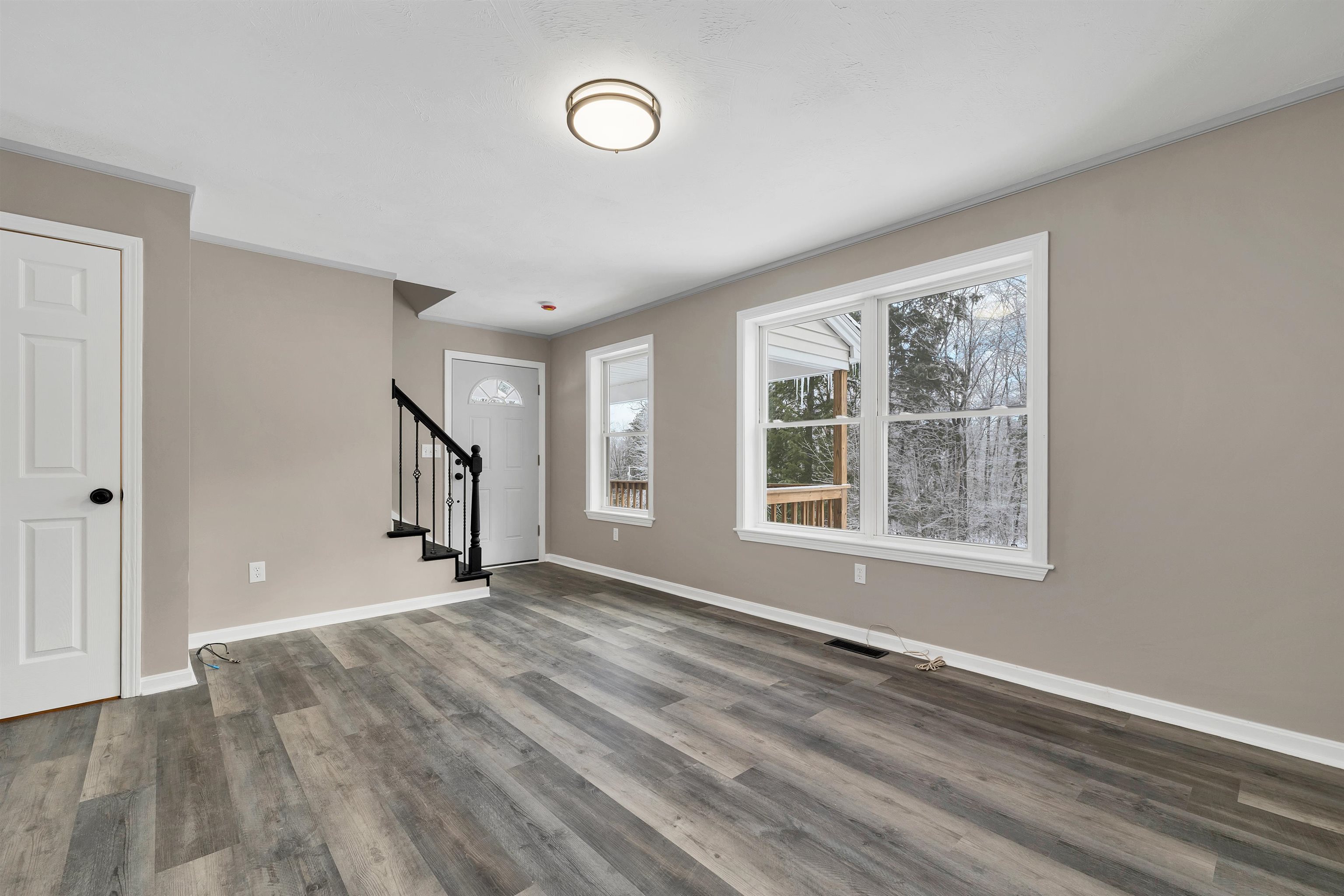 189 Rand Road Property Photo 6