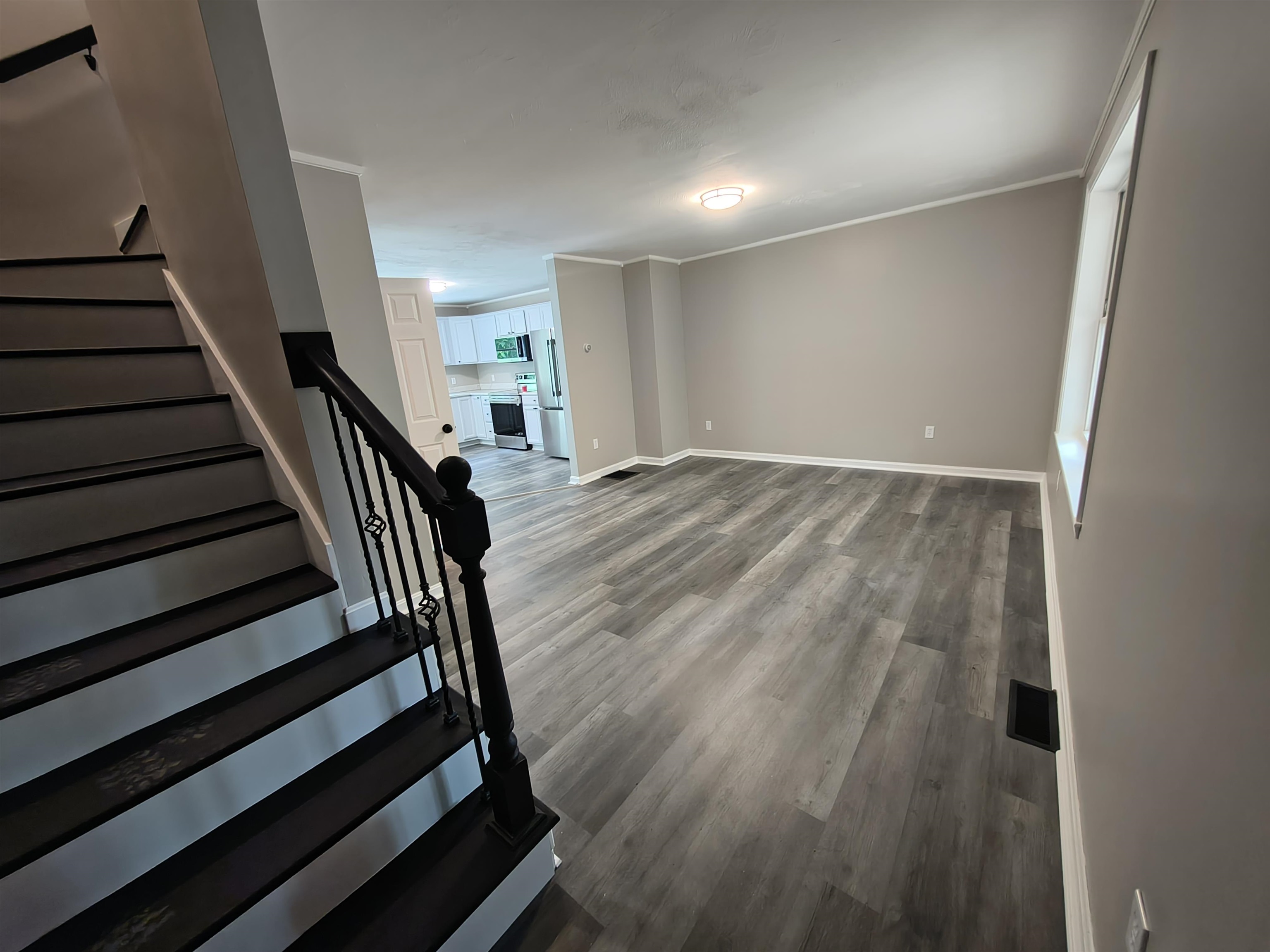 189 Rand Road Property Photo 7