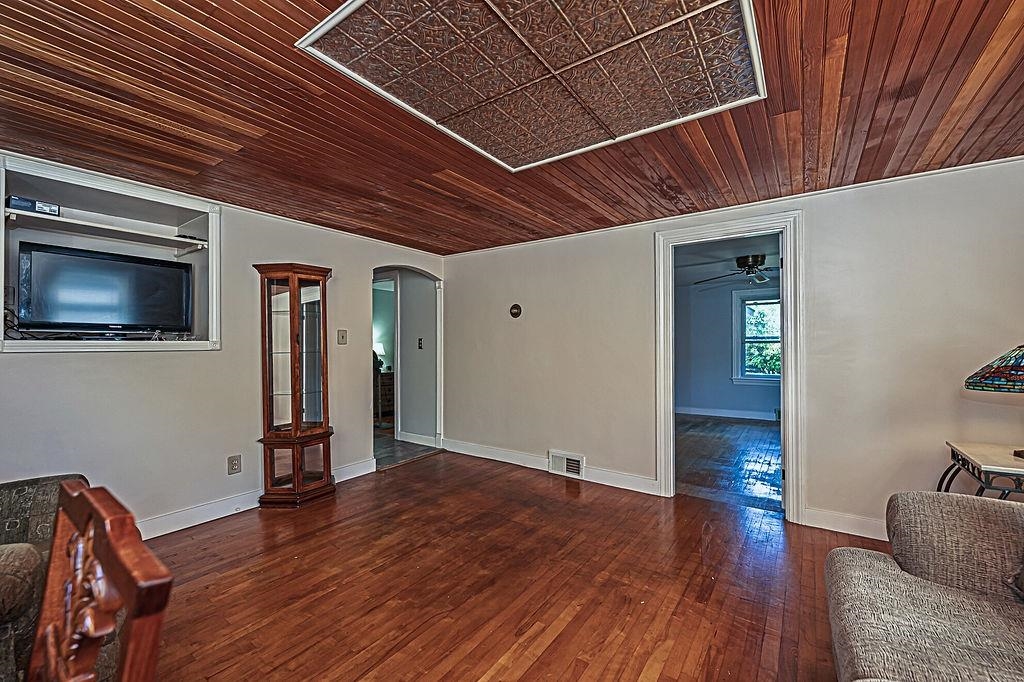 18 Pershing Street Property Photo 7