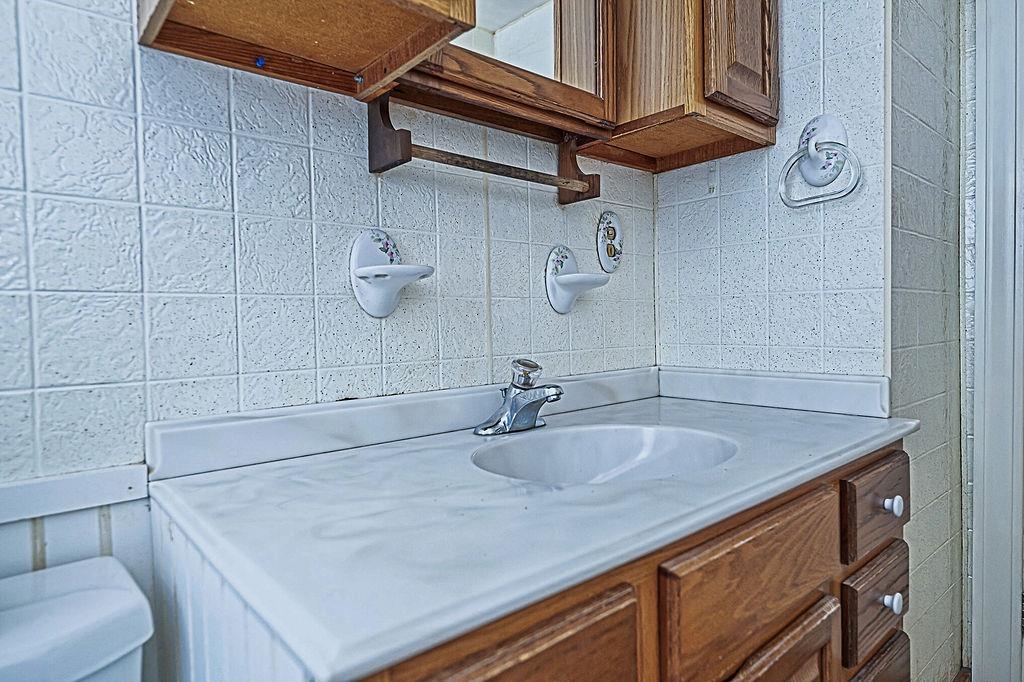 18 Pershing Street Property Photo 19