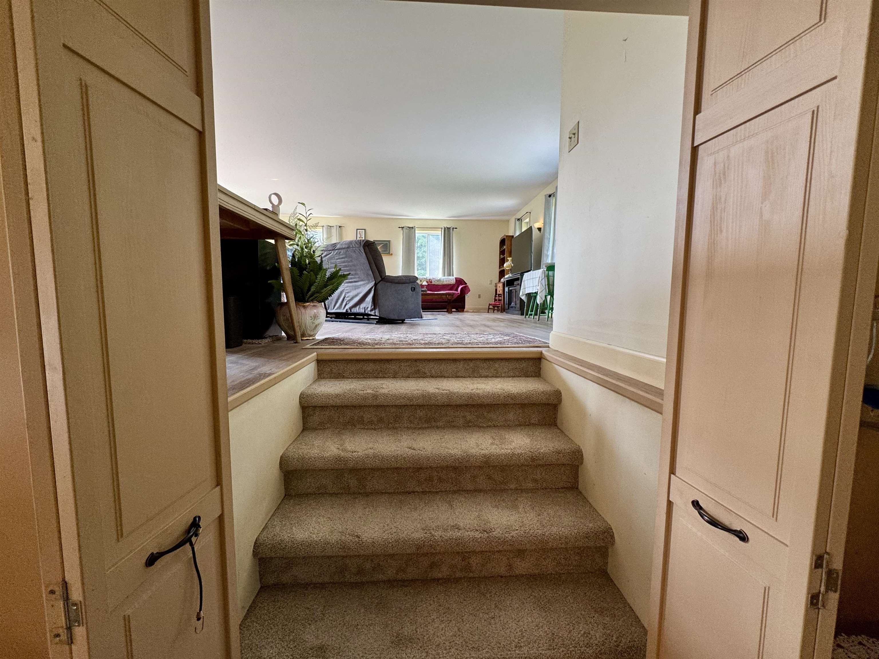2242 Goshen Road Property Photo 8