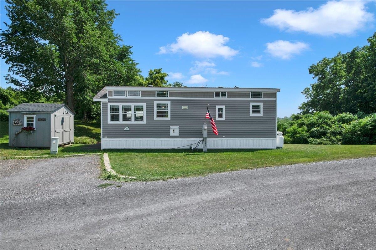 36 Island Circle Property Photo 2