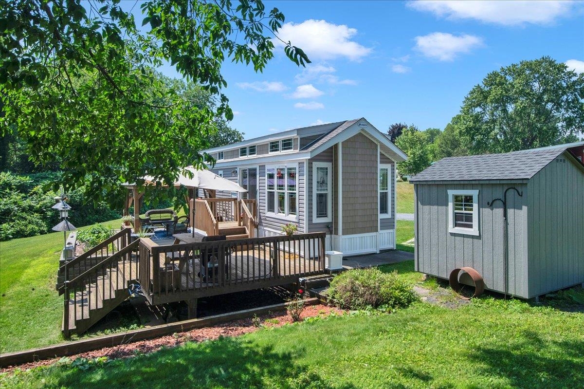 36 Island Circle Property Photo 3