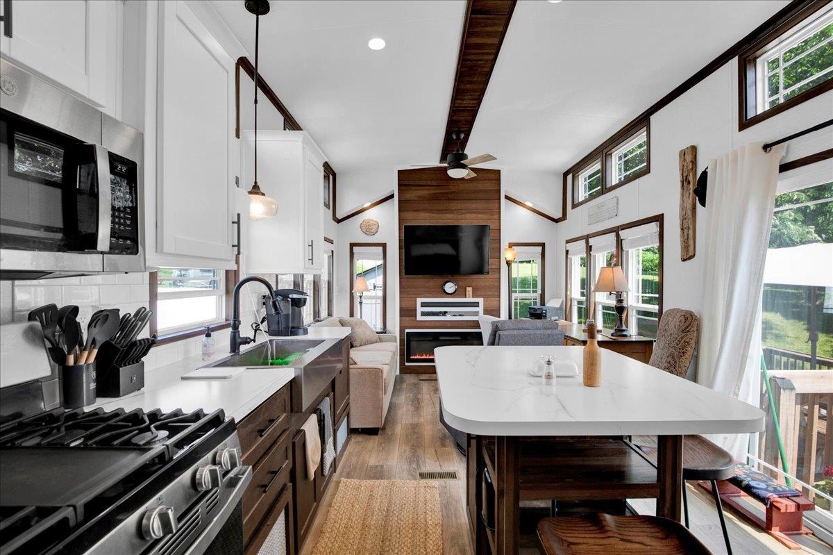 36 Island Circle Property Photo 10