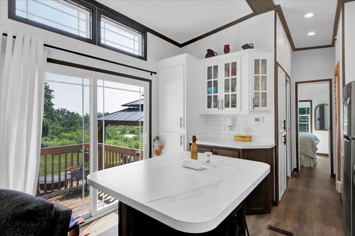 36 Island Circle Property Photo 14