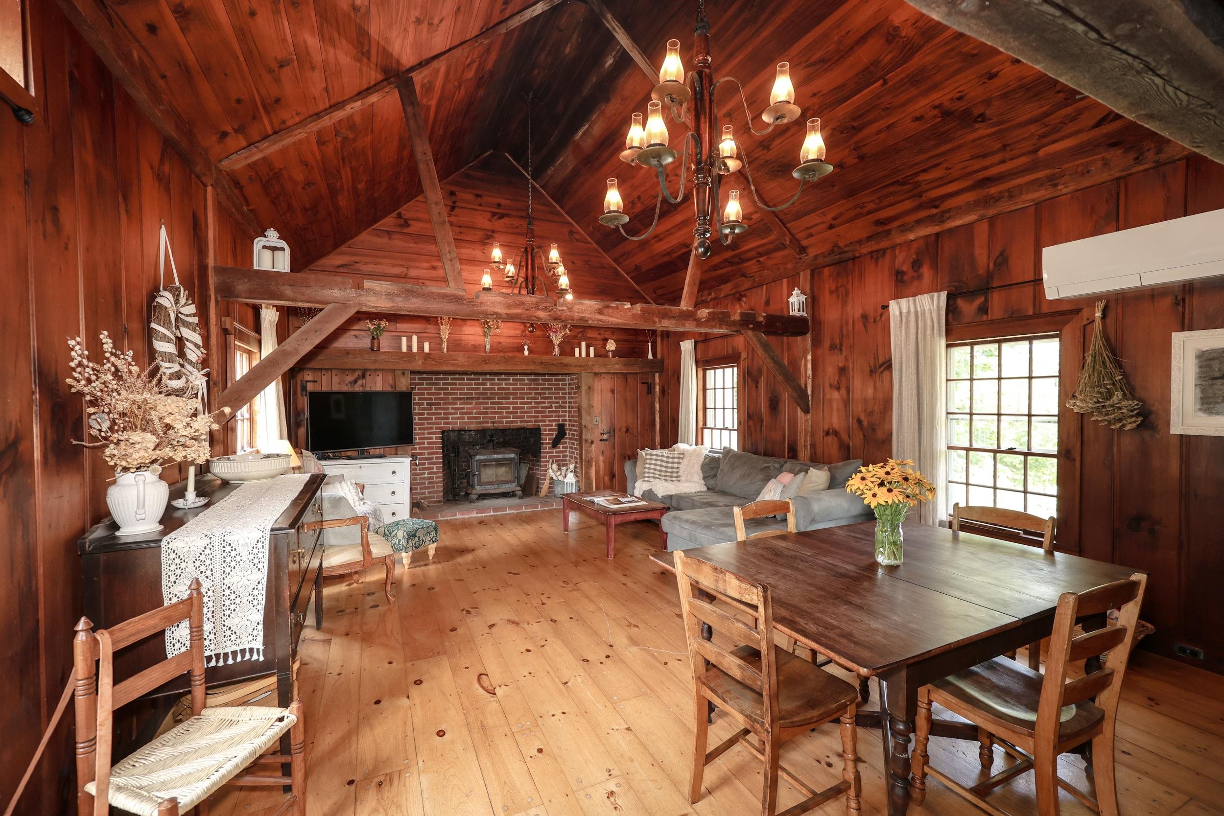 558 East Deering Road Property Photo 2