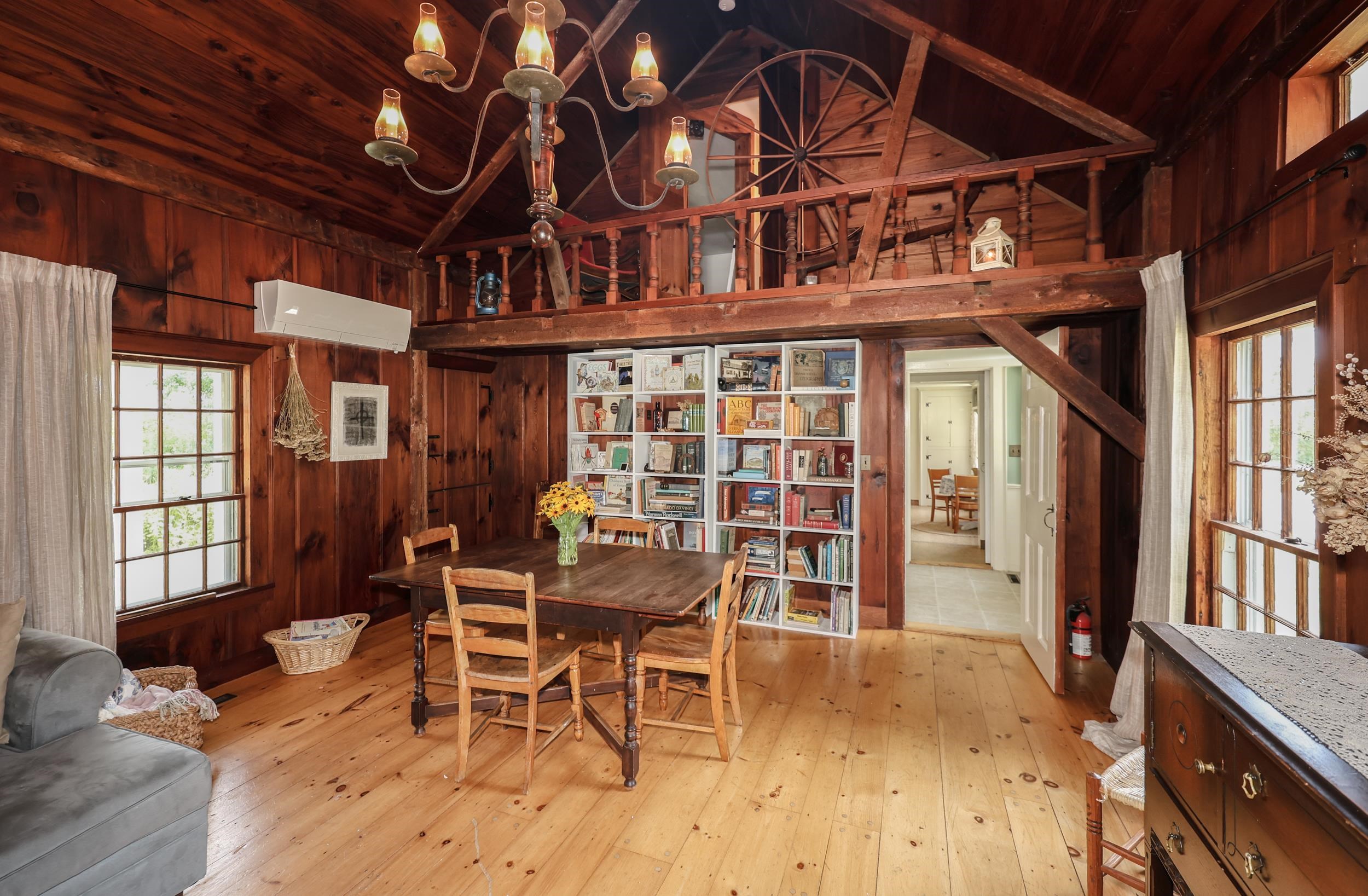 558 East Deering Road Property Photo 3