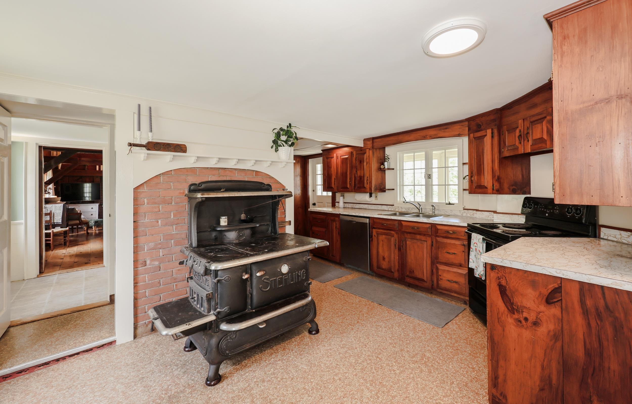 558 East Deering Road Property Photo 7