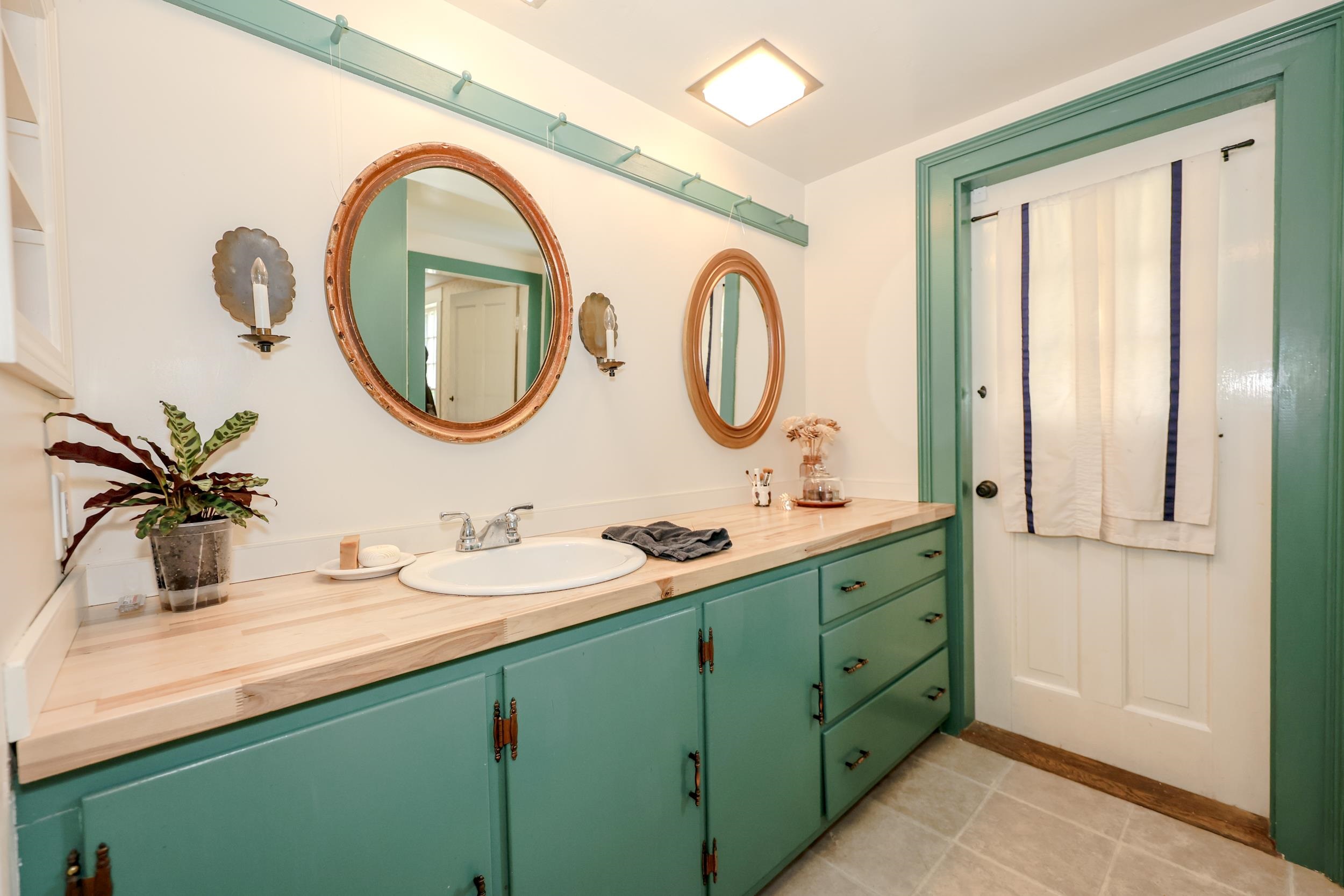 558 East Deering Road Property Photo 25