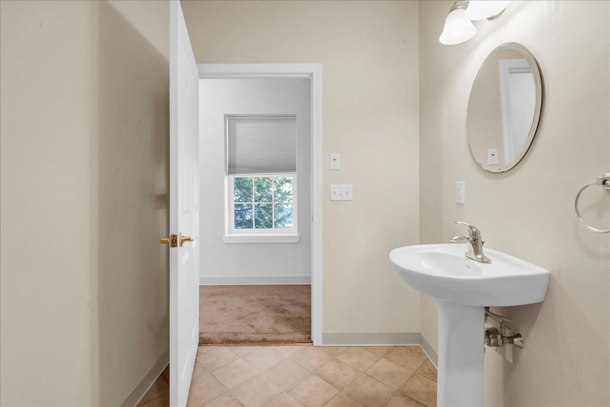 1 Atrium Way Property Photo 22