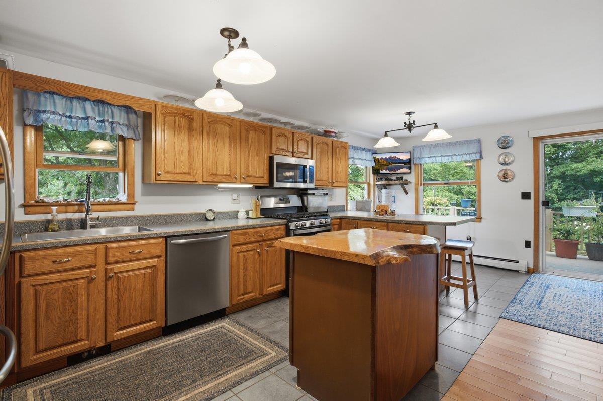 87 B Hill Road Property Photo 7