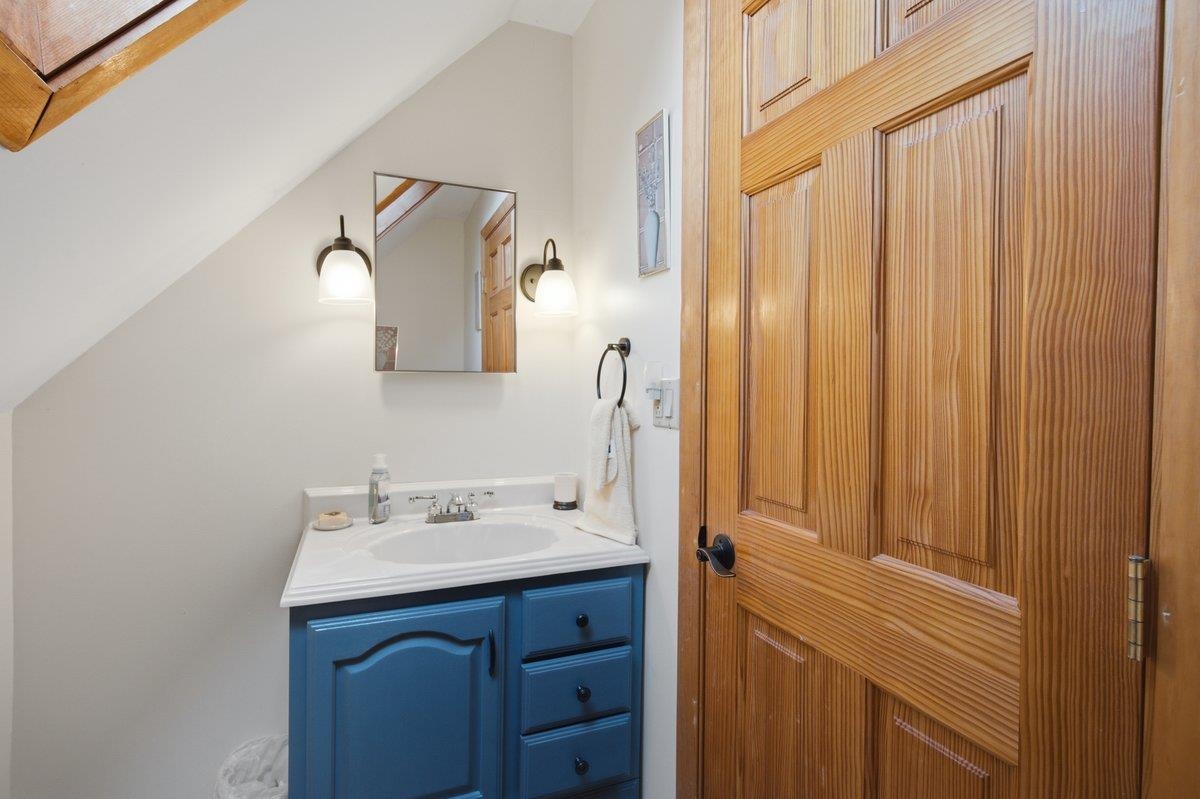 87 B Hill Road Property Photo 23