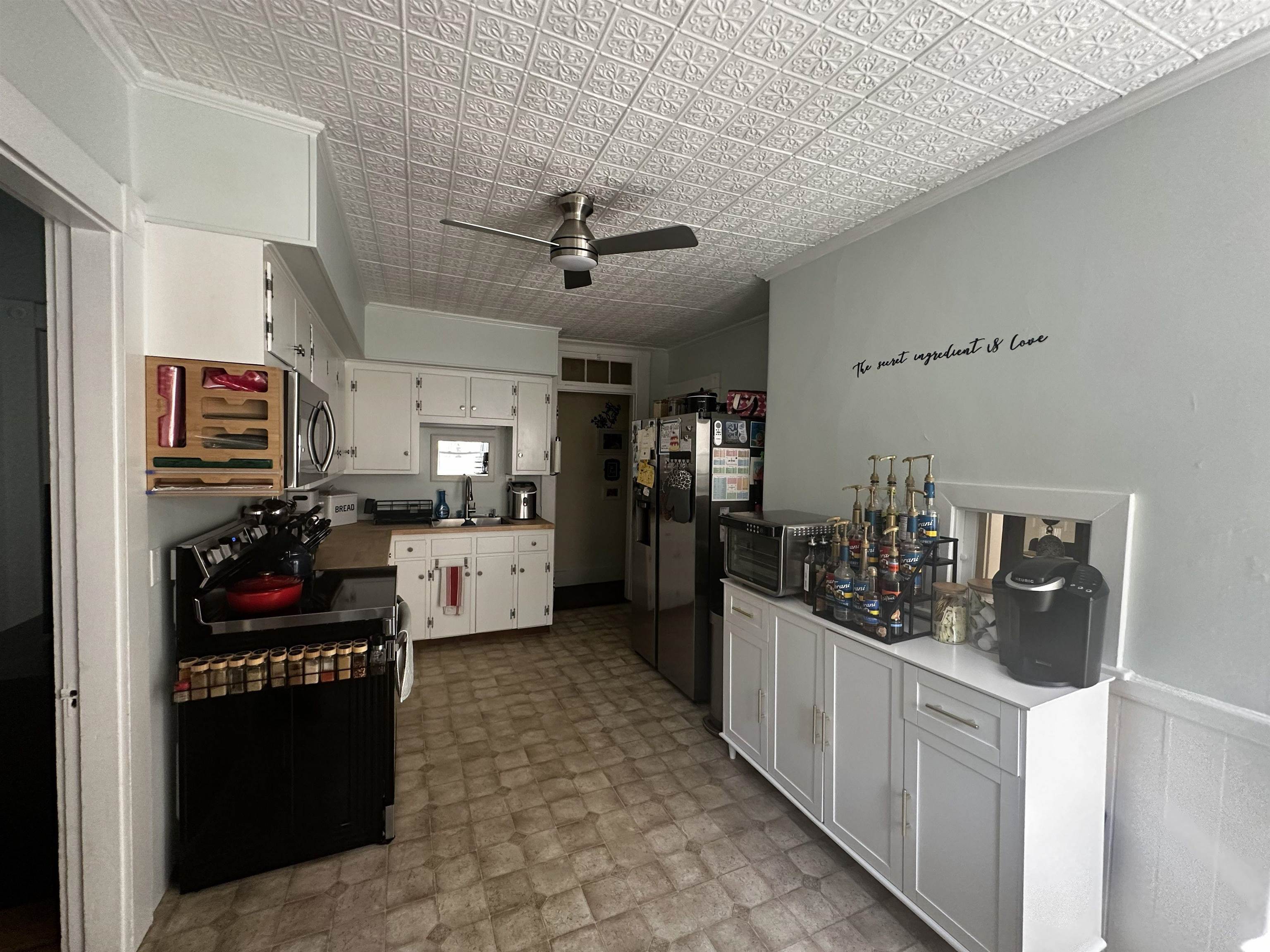 27 Holly Street Property Photo 8