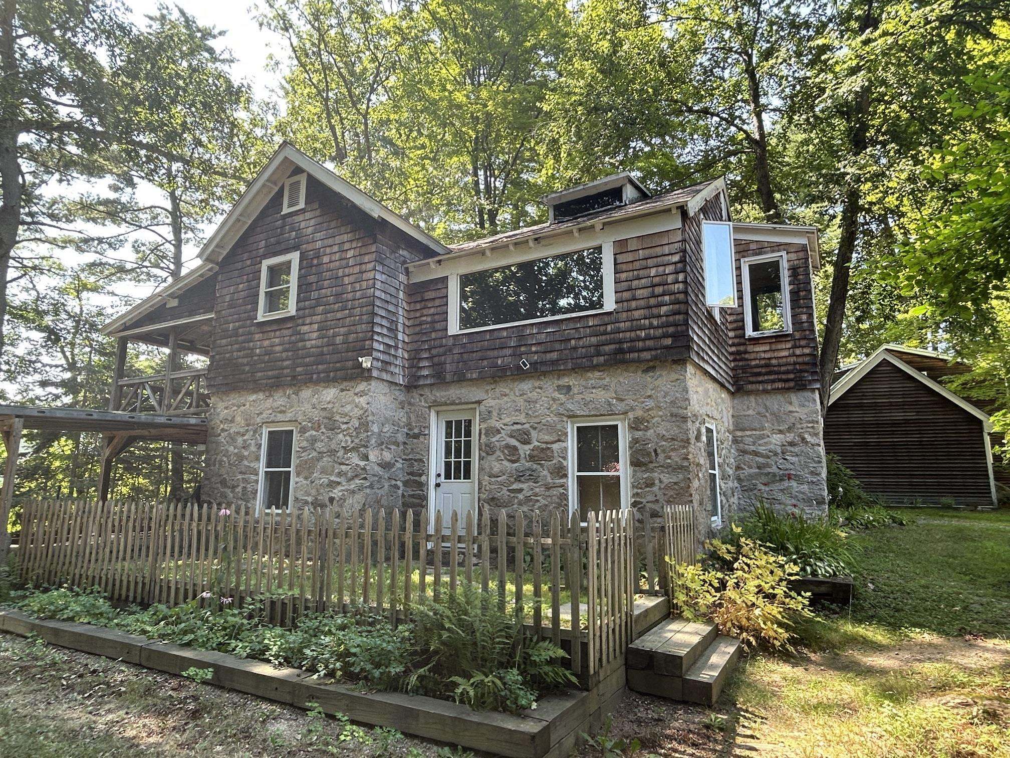 62 Onway Lake Road Property Photo 4