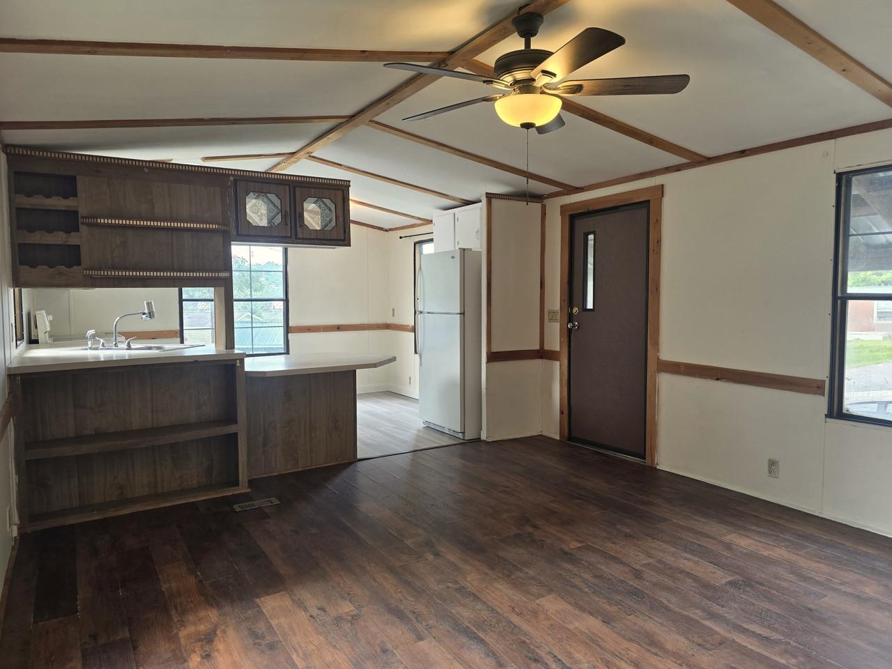 596 South Barre Road Property Photo 6