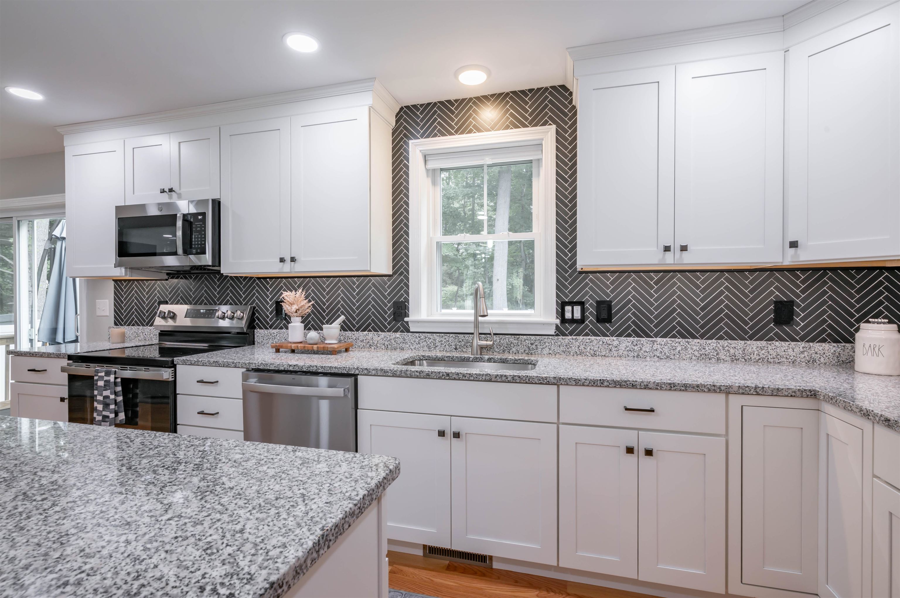 2 Lorelai Way Property Photo 11
