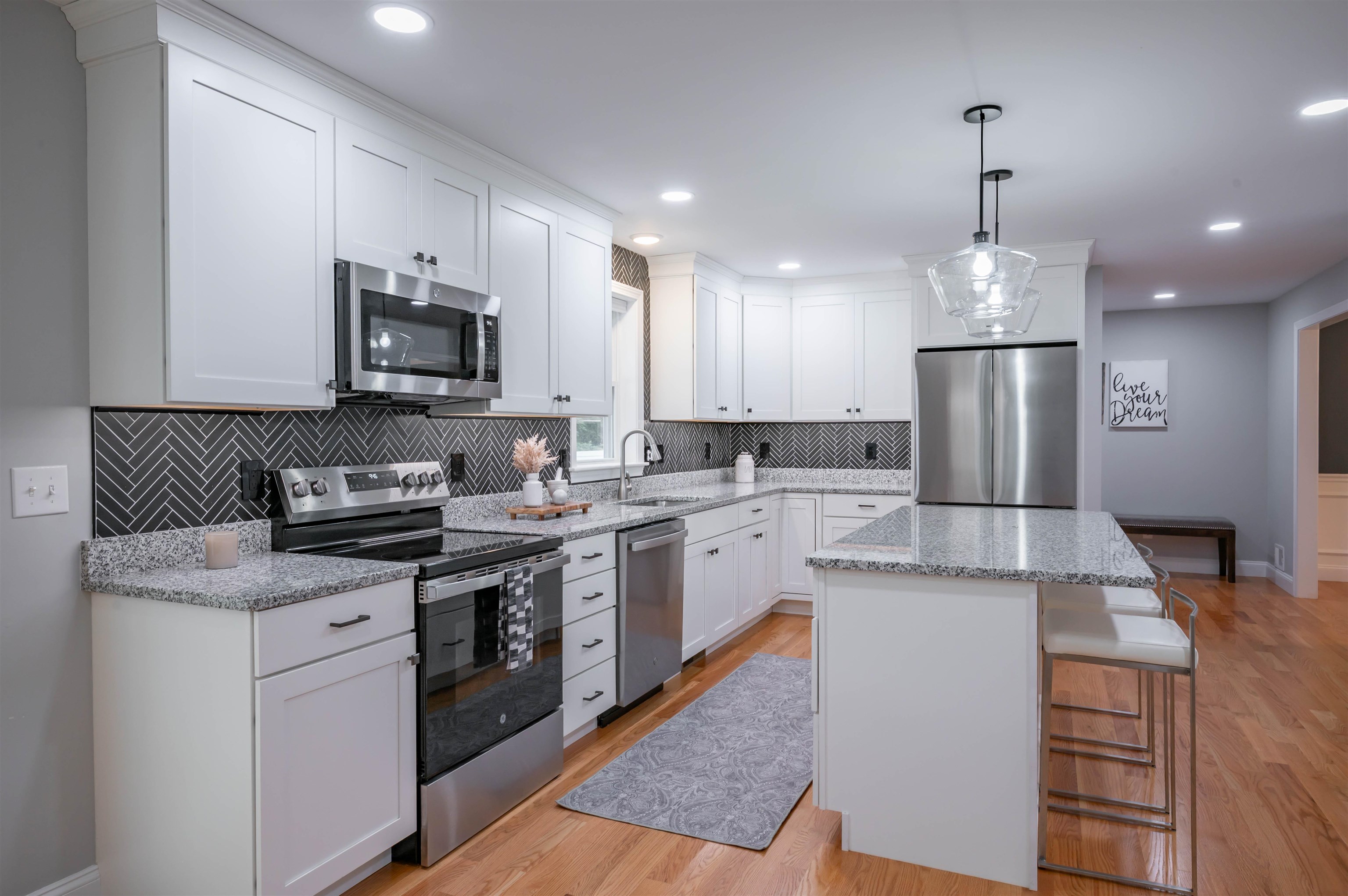 2 Lorelai Way Property Photo 15