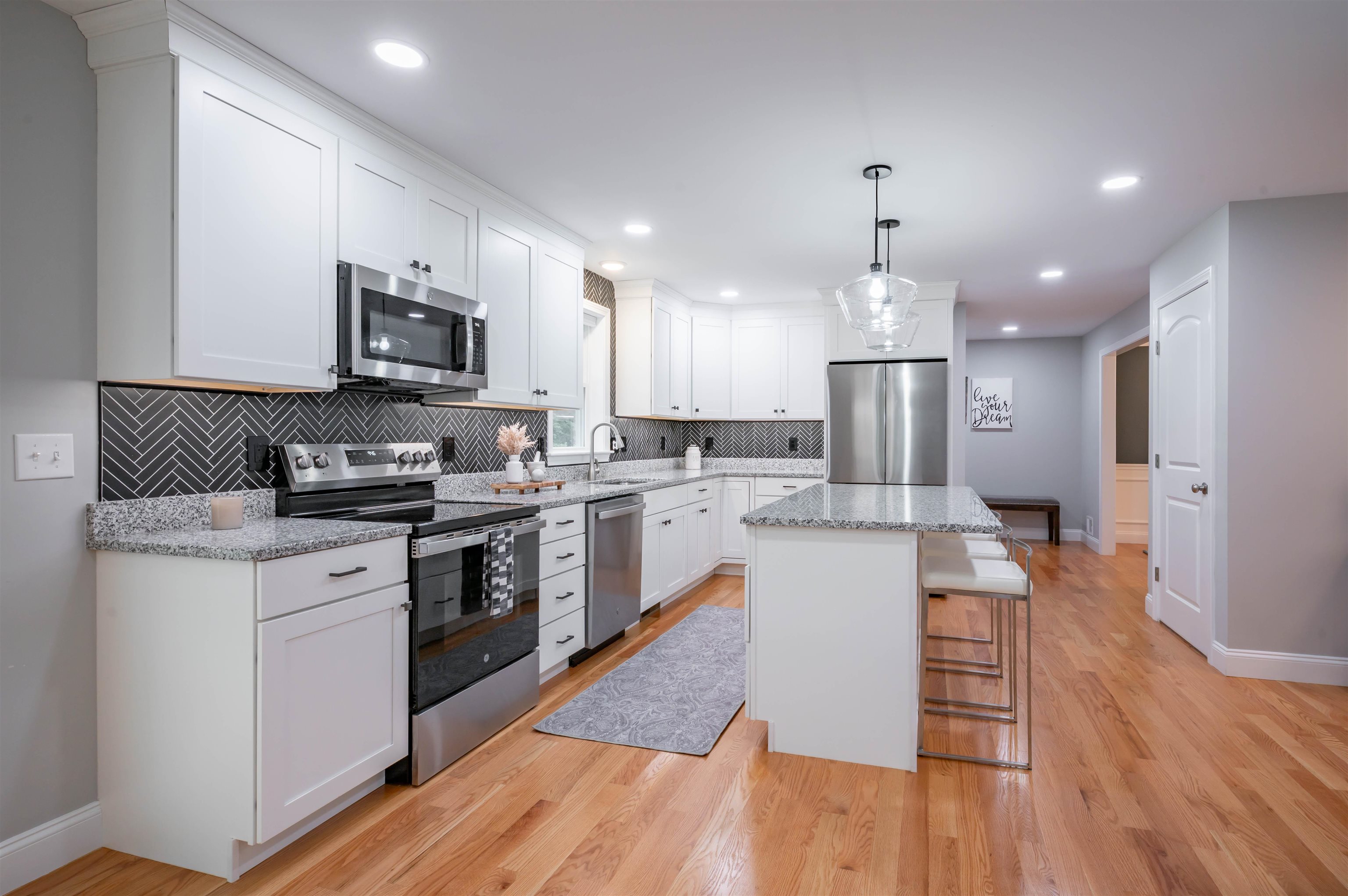2 Lorelai Way Property Photo 16