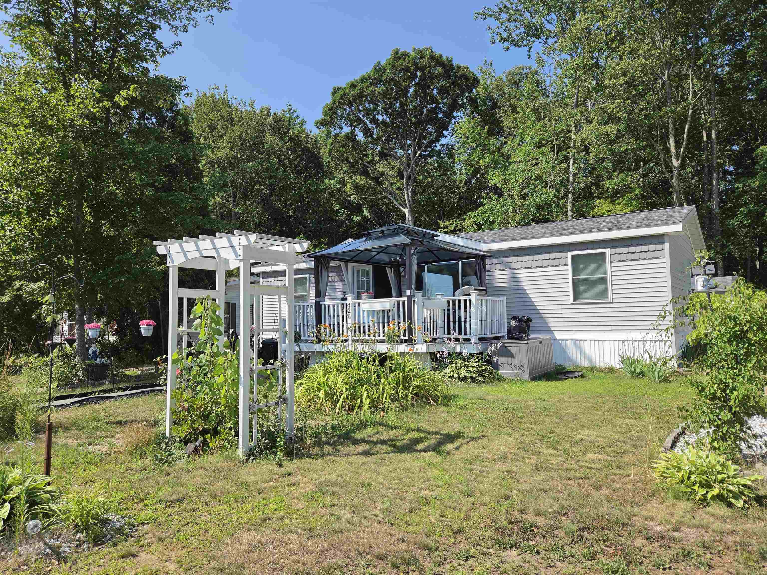 426 Sherwood Glen Property Photo 2