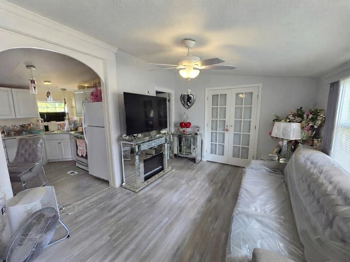426 Sherwood Glen Property Photo 4
