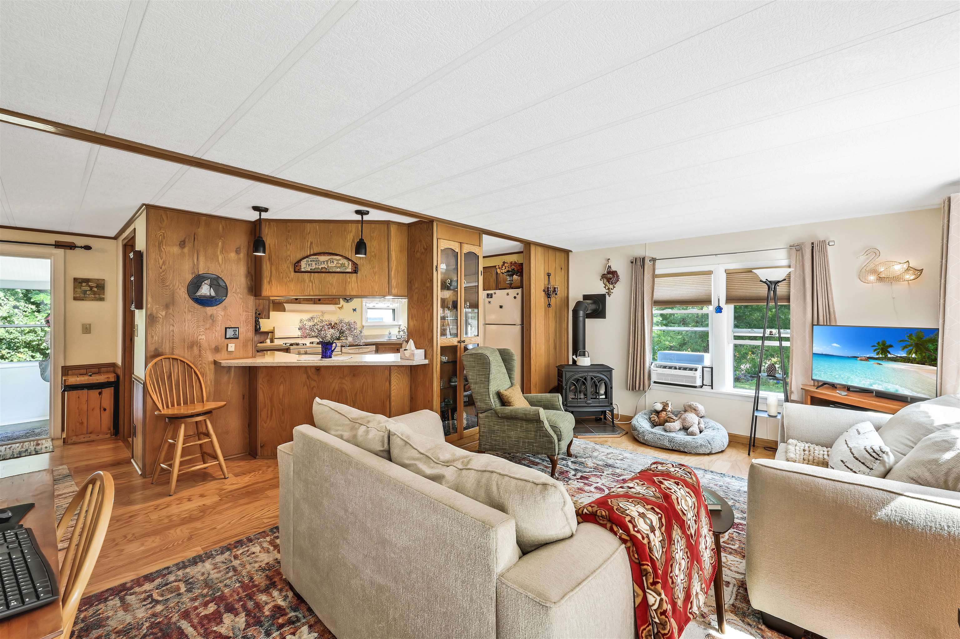 718 Red Pine Road Property Photo 3