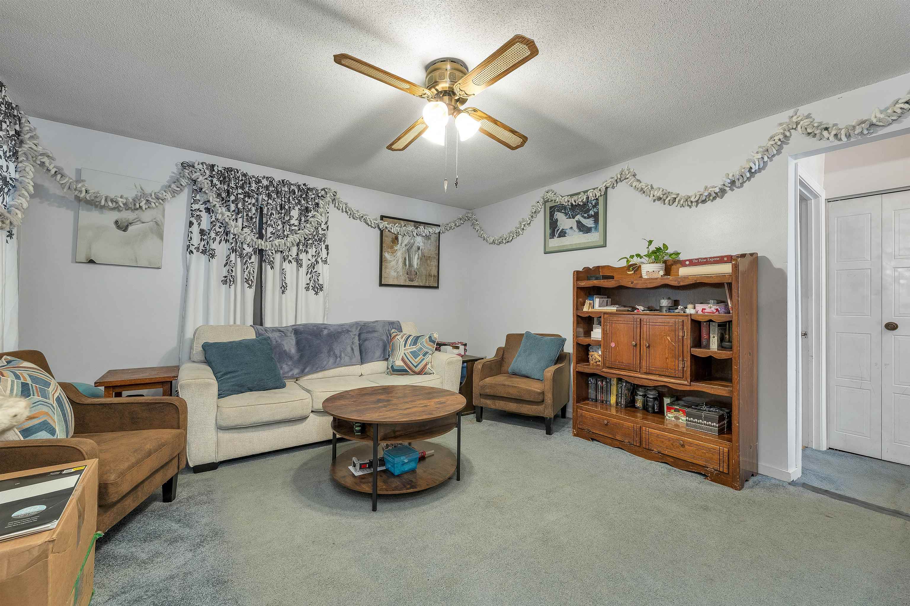 9 Alderwood Court Property Photo 7