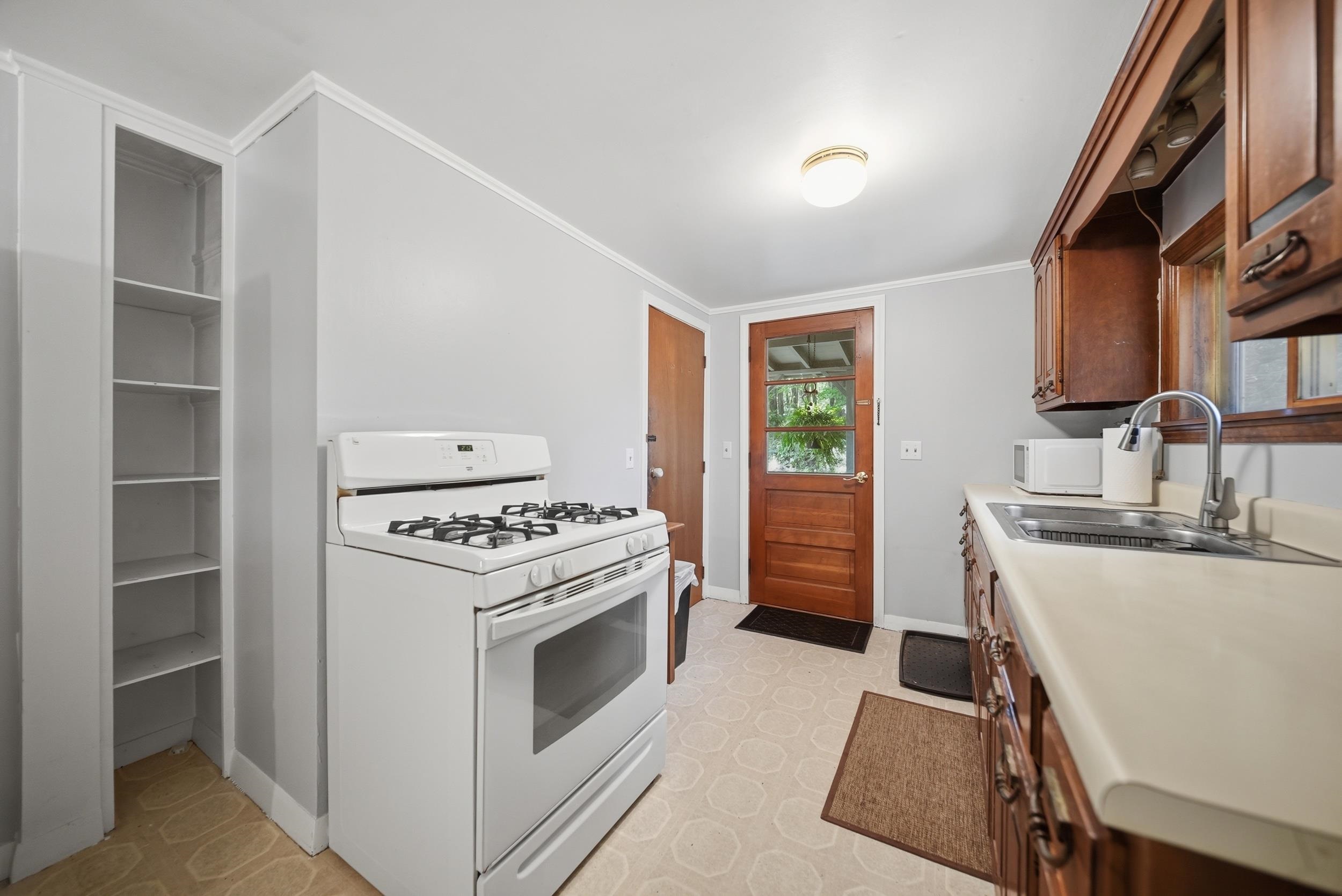 545 N State Street Property Photo 8
