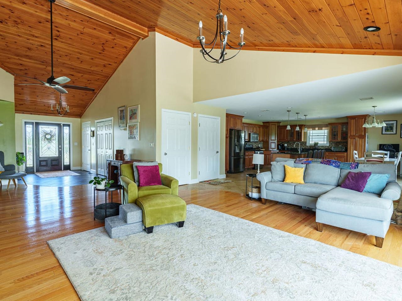 127 West Main Street Property Photo 8